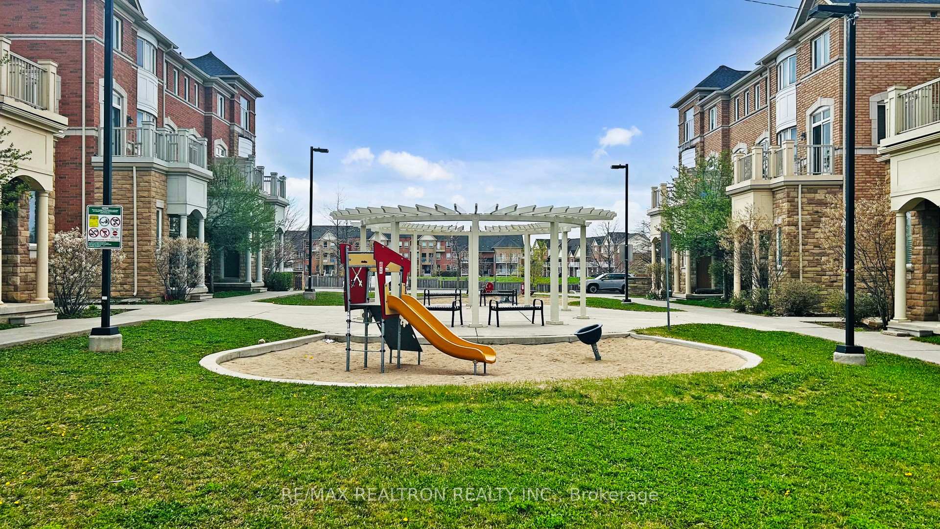 Photo 42 of 26 Comely Way, Markham, Milliken Mills East — HOMEH