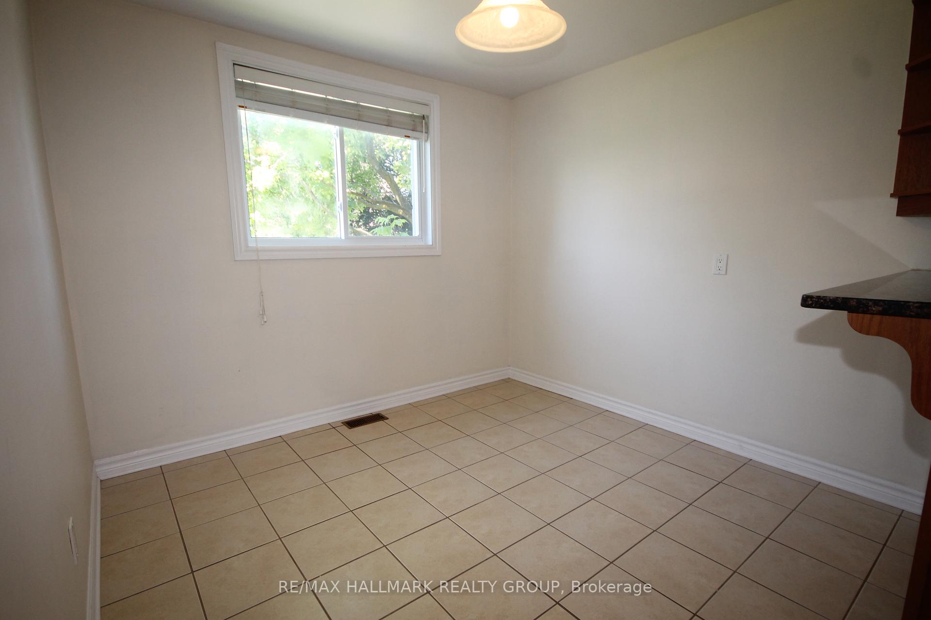 Photo 5 of 37 B Glenridge Road, Ottawa, Meadowlands/Crestview — HOMEH
