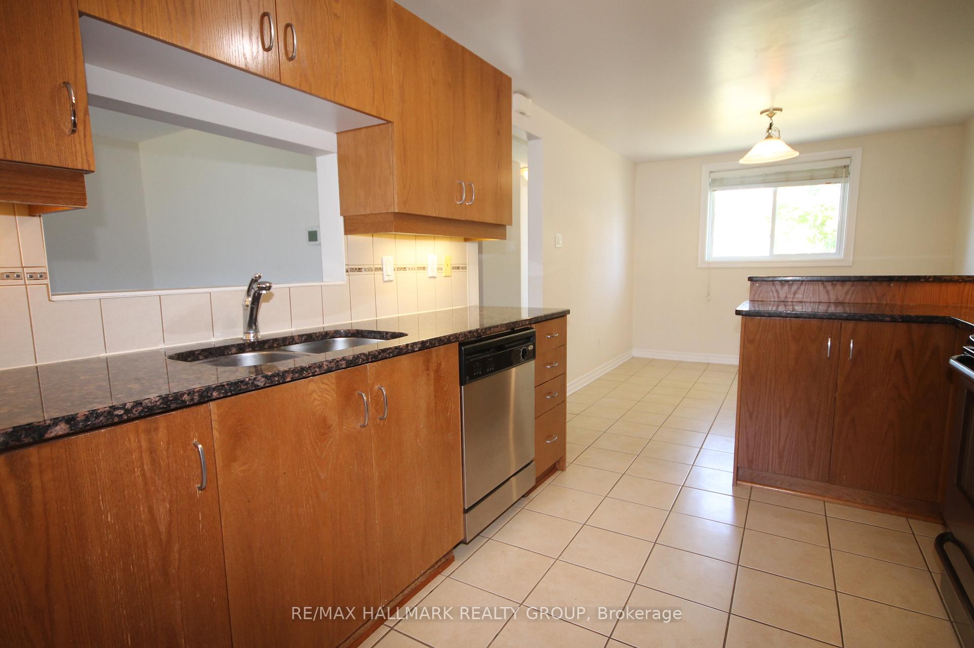 Photo 6 of 37 B Glenridge Road, Ottawa, Meadowlands/Crestview — HOMEH