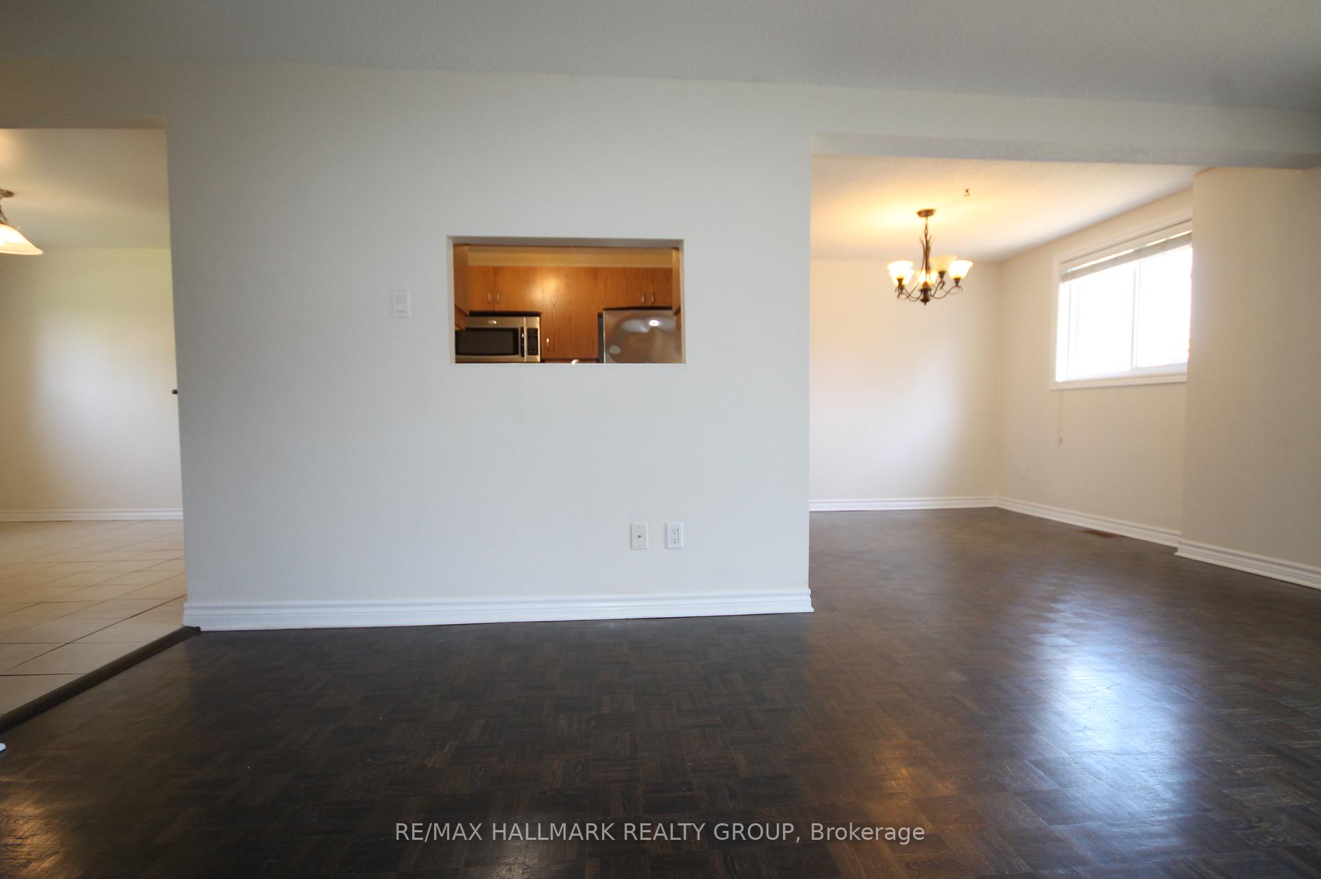 Photo 9 of 37 B Glenridge Road, Ottawa, Meadowlands/Crestview — HOMEH