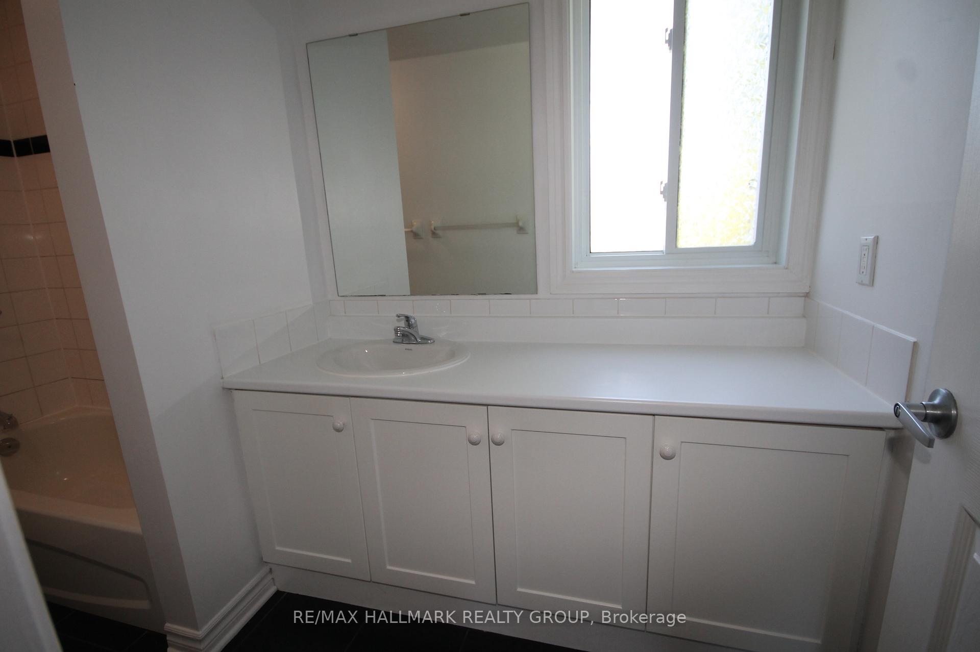 Photo 15 of 37 B Glenridge Road, Ottawa, Meadowlands/Crestview — HOMEH