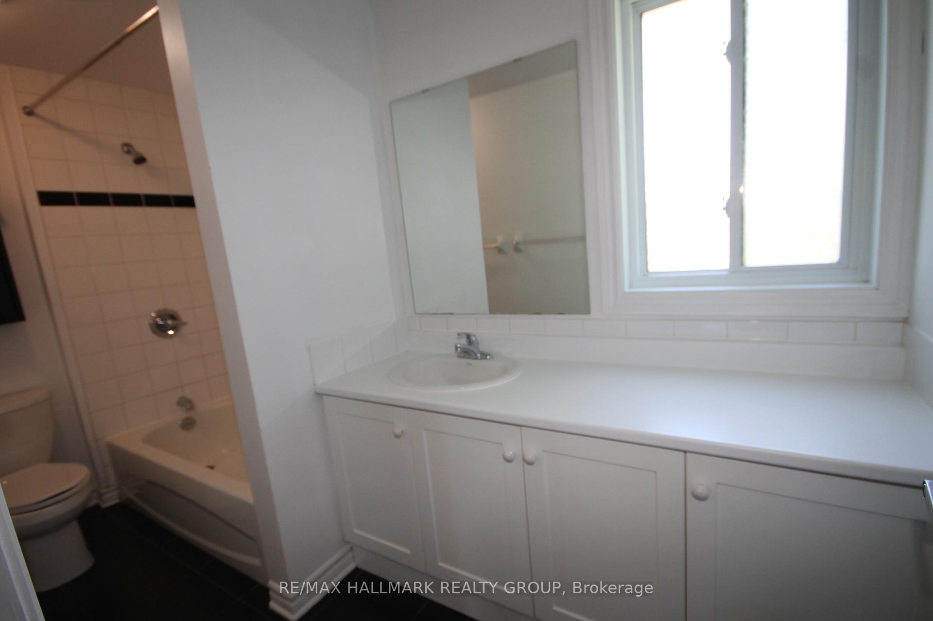 Photo 16 of 37 B Glenridge Road, Ottawa, Meadowlands/Crestview — HOMEH