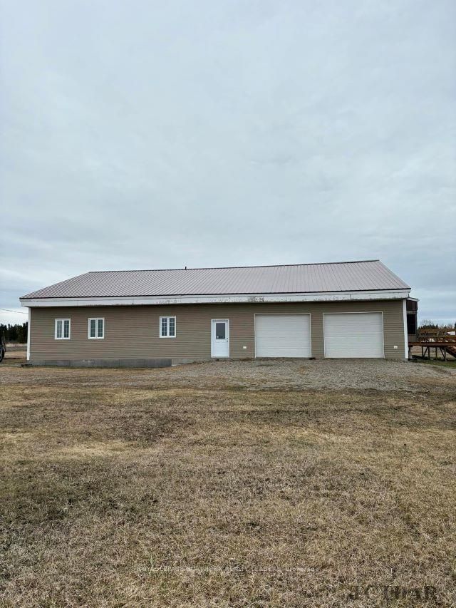 Photo 10 of 1632 2 & 3 Concession, Cochrane — HOMEH