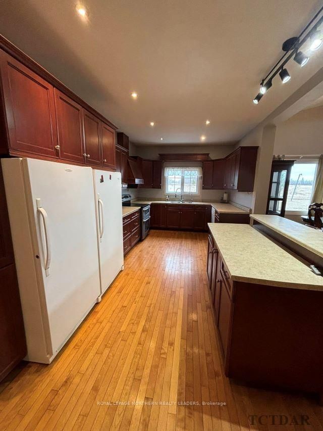 Photo 13 of 1632 2 & 3 Concession, Cochrane — HOMEH