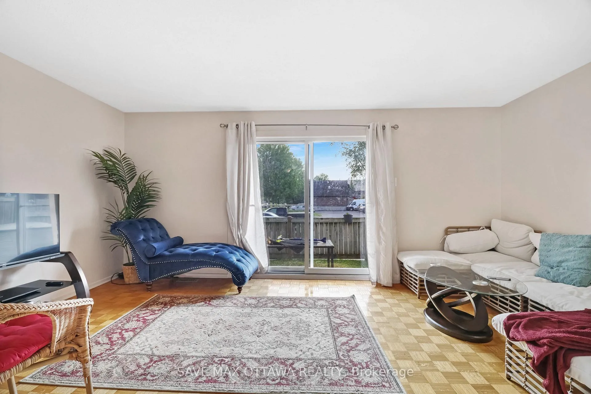 Photo 13 of 3036 Fairlea Crescent, Ottawa, Heron Gate/Industrial Park — HOMEH