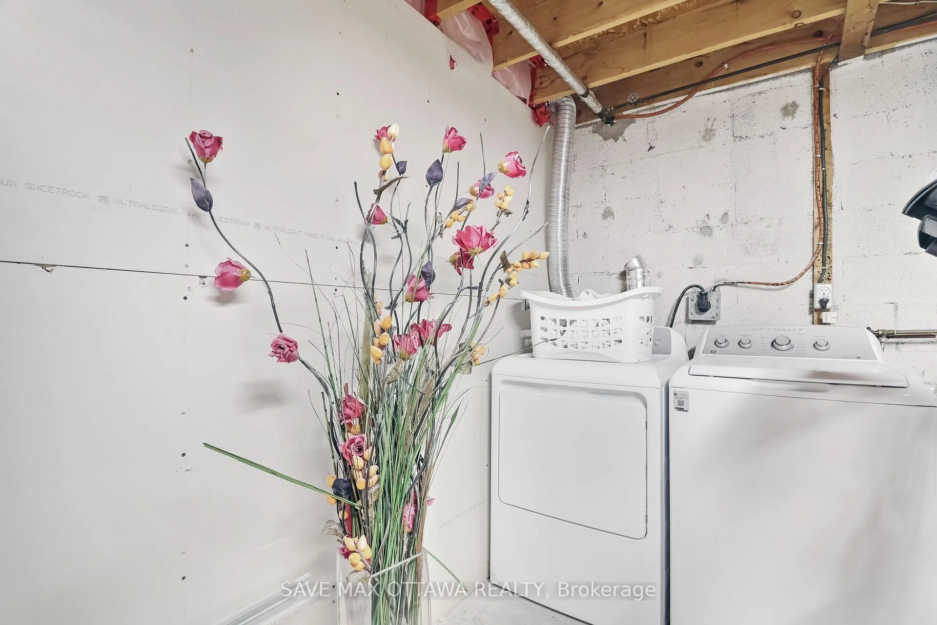 Photo 24 of 3036 Fairlea Crescent, Ottawa, Heron Gate/Industrial Park — HOMEH