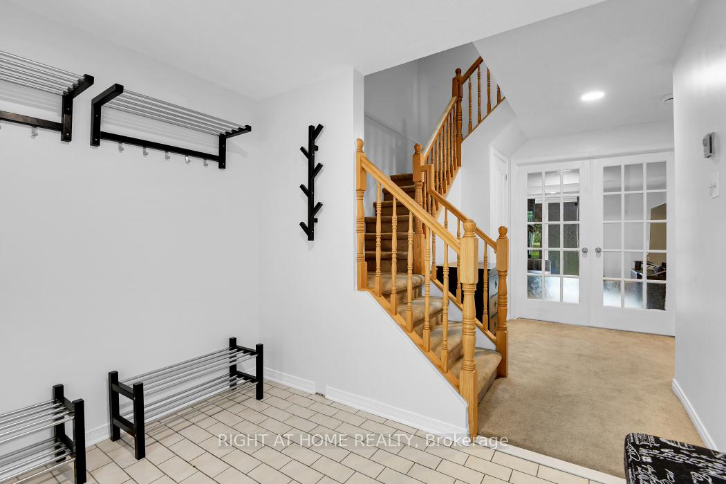 Photo 4 of 22 Wrenwood Crescent, Ottawa, Centrepointe — HOMEH
