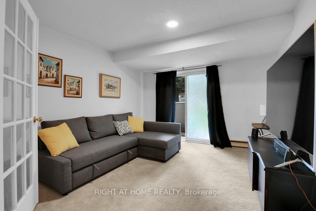 Photo 6 of 22 Wrenwood Crescent, Ottawa, Centrepointe — HOMEH