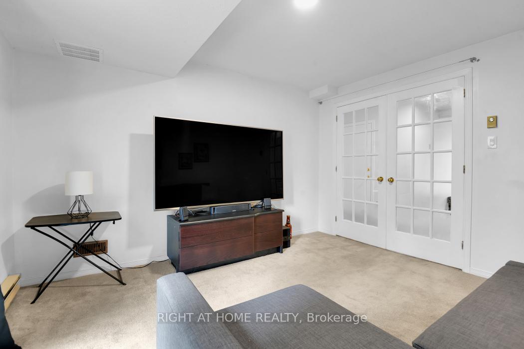 Photo 7 of 22 Wrenwood Crescent, Ottawa, Centrepointe — HOMEH