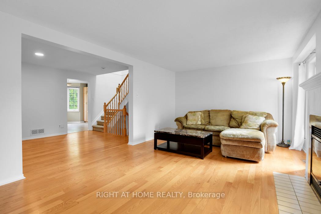 Photo 10 of 22 Wrenwood Crescent, Ottawa, Centrepointe — HOMEH