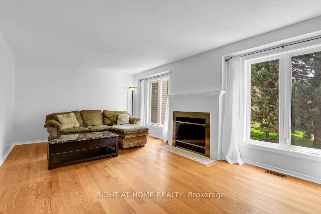 Photo 11 of 22 Wrenwood Crescent, Ottawa, Centrepointe — HOMEH