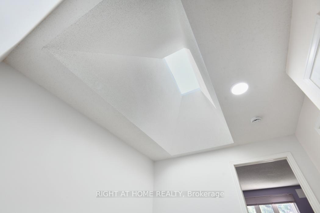 Photo 17 of 22 Wrenwood Crescent, Ottawa, Centrepointe — HOMEH