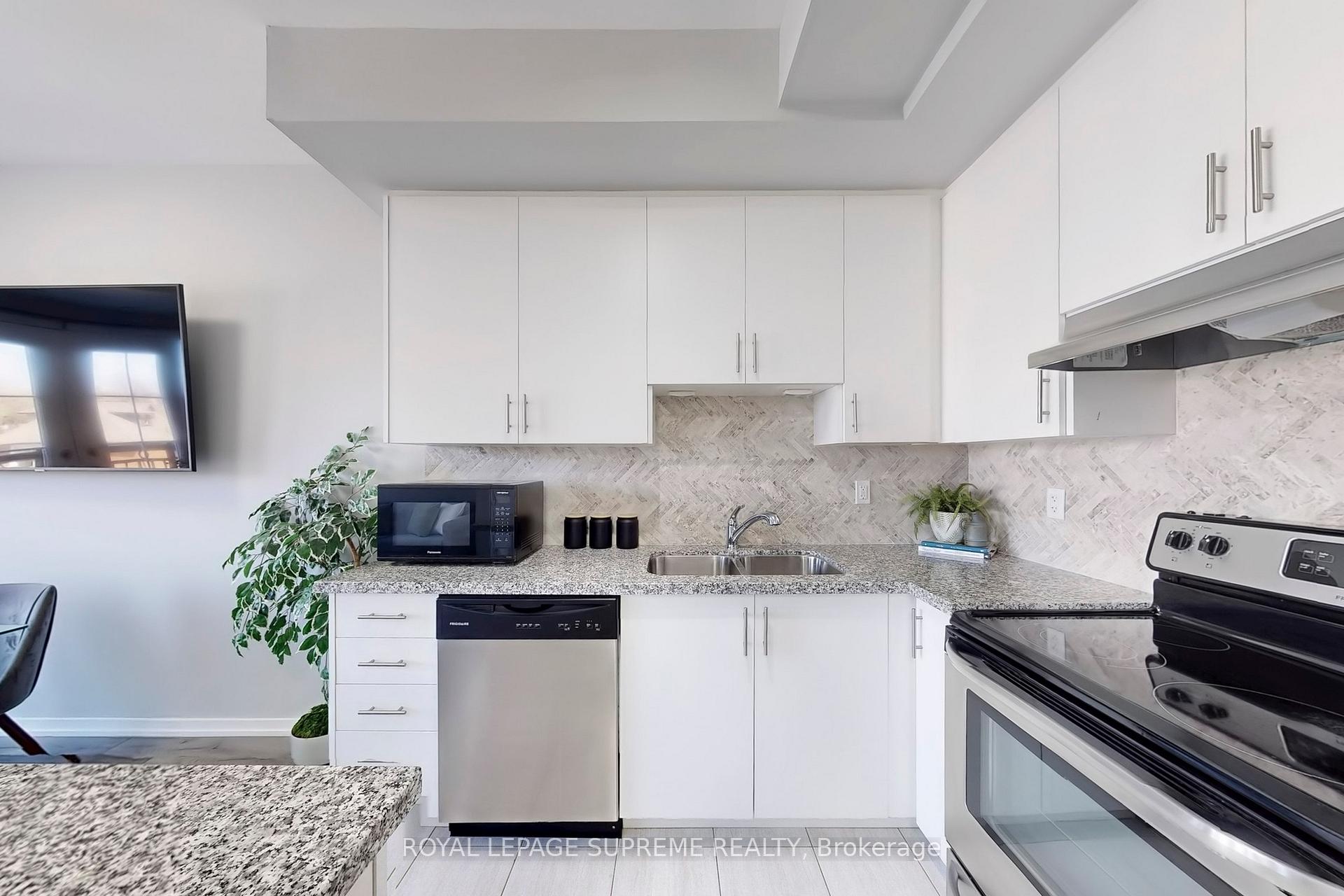 Photo 2 of Unit C08, 26 Bruce Street, Vaughan, East Woodbridge — HOMEH