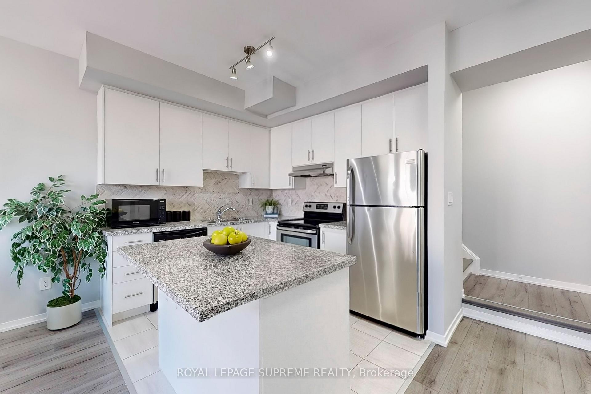 Photo 7 of Unit C08, 26 Bruce Street, Vaughan, East Woodbridge — HOMEH