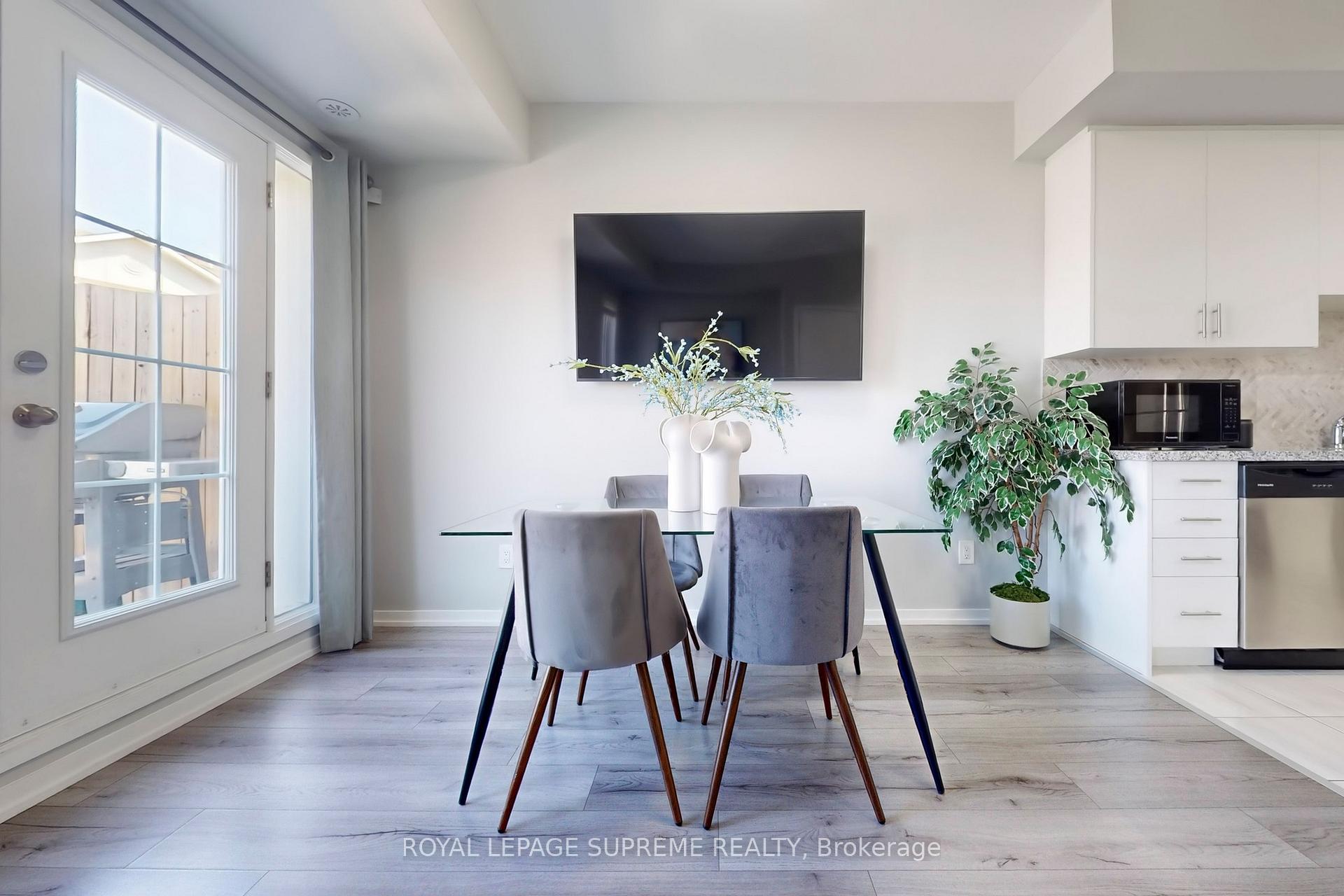Photo 11 of Unit C08, 26 Bruce Street, Vaughan, East Woodbridge — HOMEH