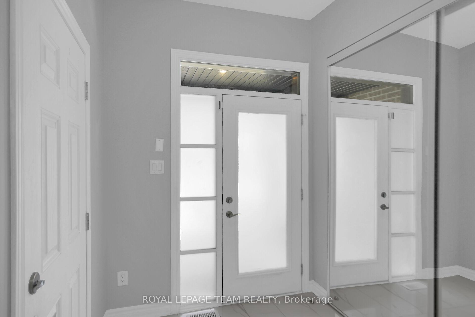 Photo 4 of 605 Lauraleaf Crescent, Ottawa, Barrhaven - Half Moon Bay — HOMEH