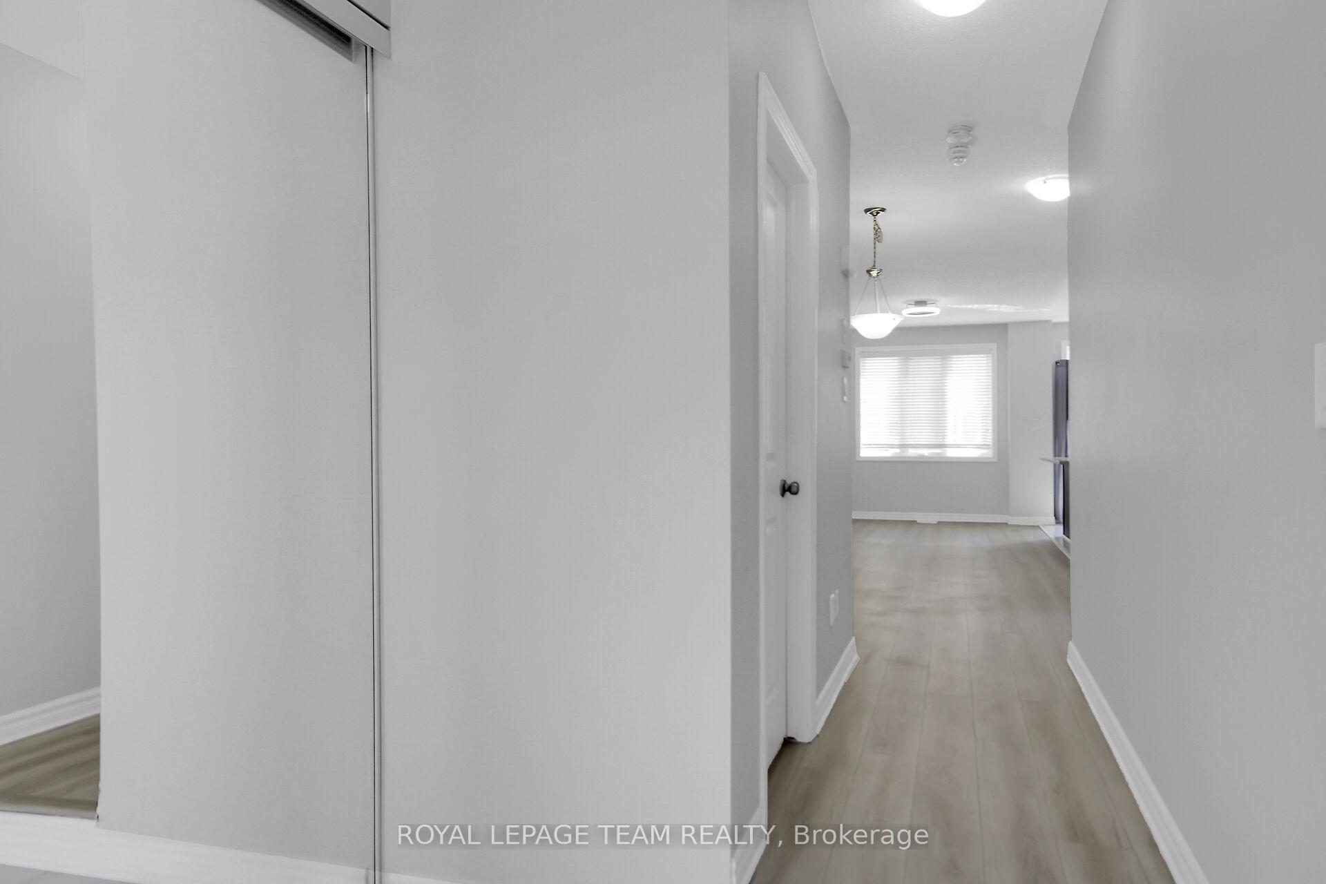 Photo 5 of 605 Lauraleaf Crescent, Ottawa, Barrhaven - Half Moon Bay — HOMEH