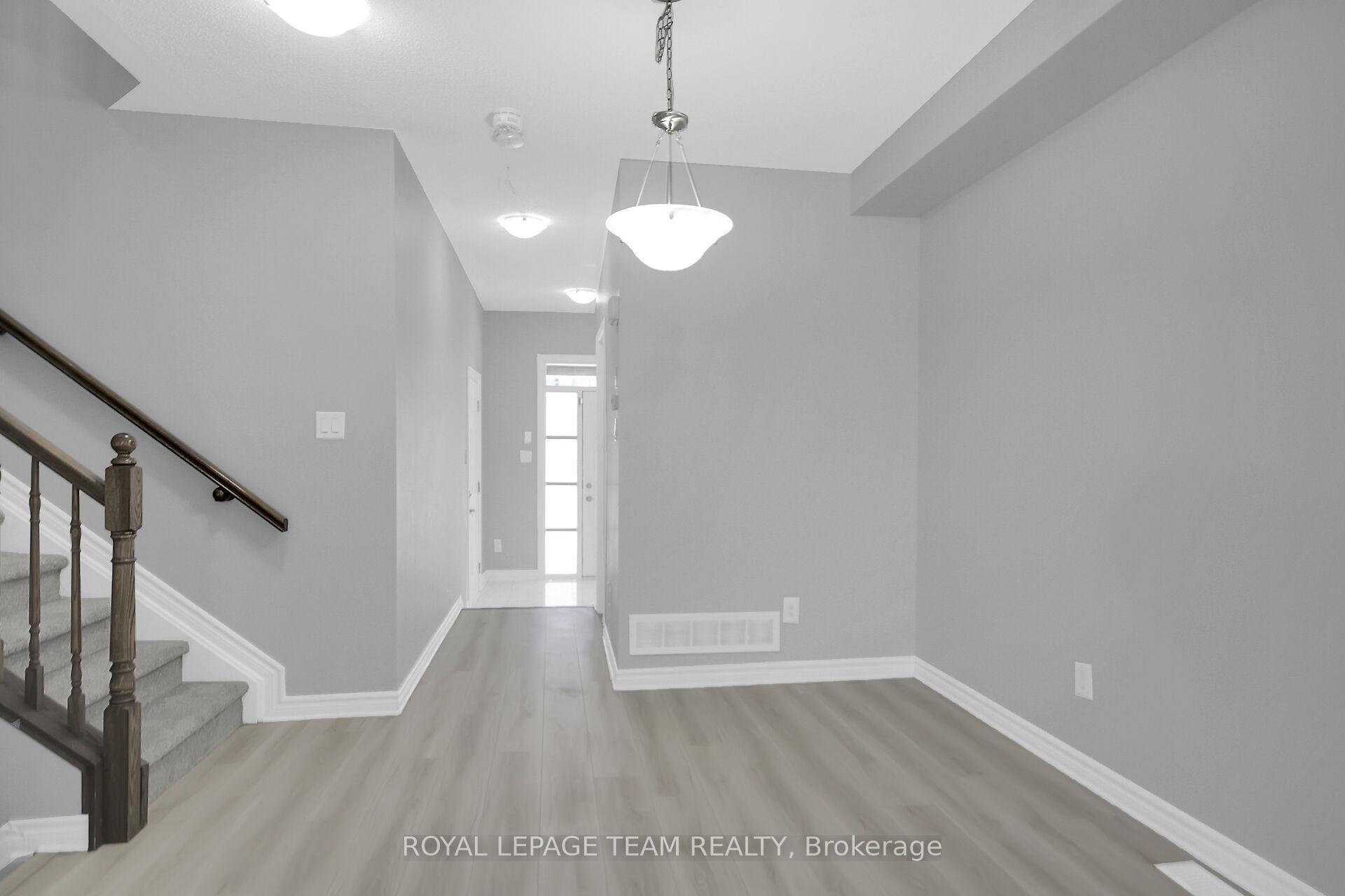 Photo 8 of 605 Lauraleaf Crescent, Ottawa, Barrhaven - Half Moon Bay — HOMEH