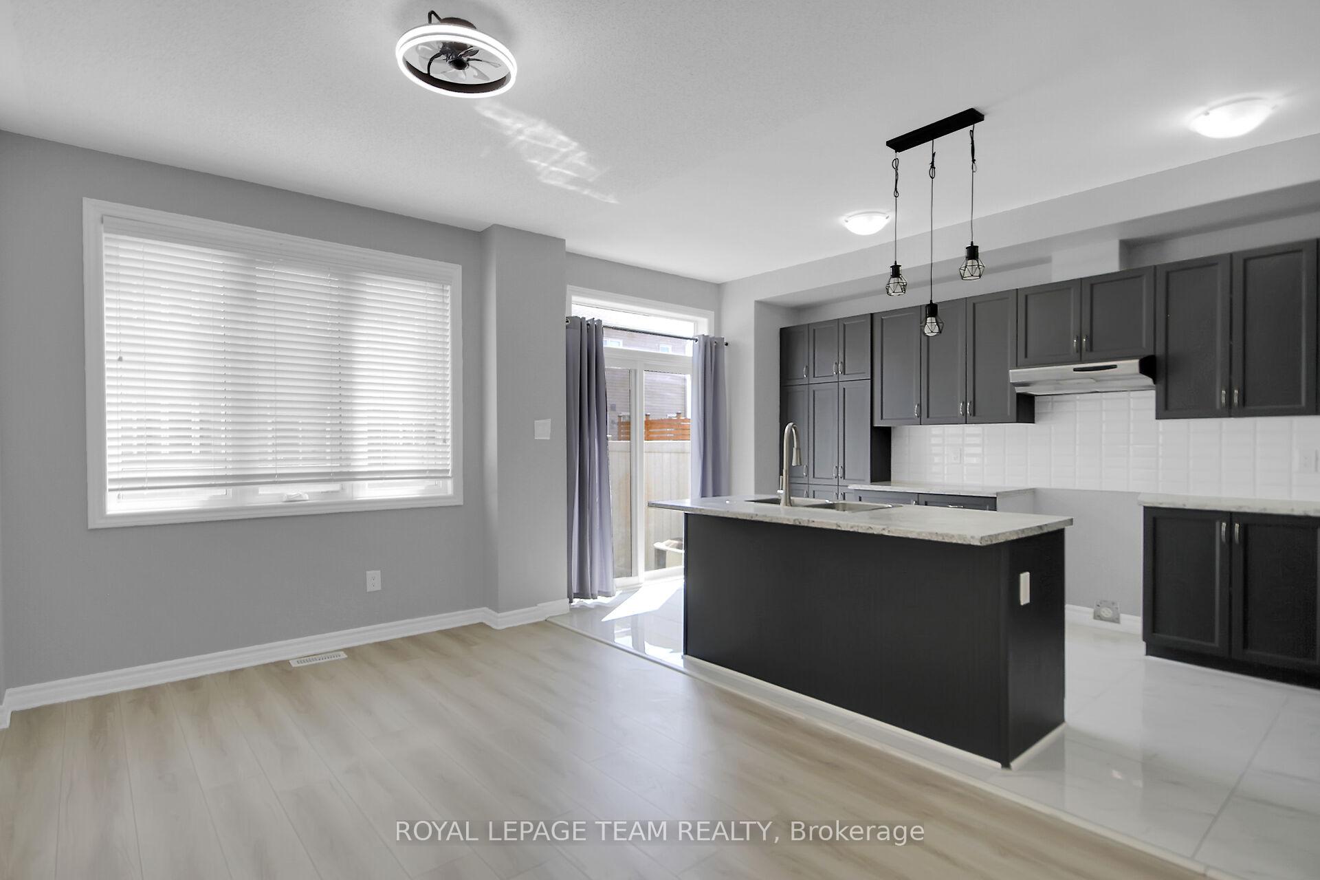 Photo 12 of 605 Lauraleaf Crescent, Ottawa, Barrhaven - Half Moon Bay — HOMEH
