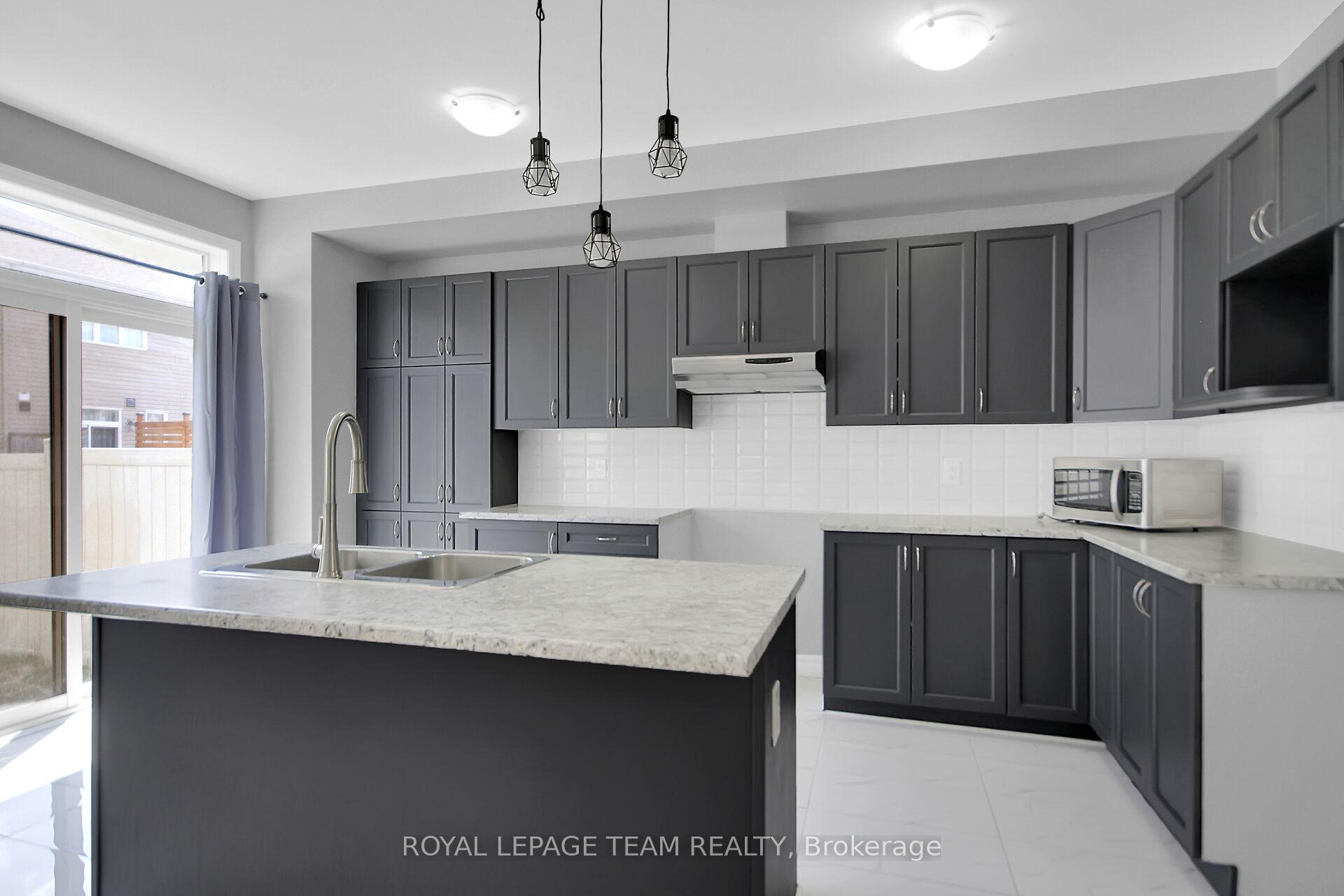 Photo 13 of 605 Lauraleaf Crescent, Ottawa, Barrhaven - Half Moon Bay — HOMEH