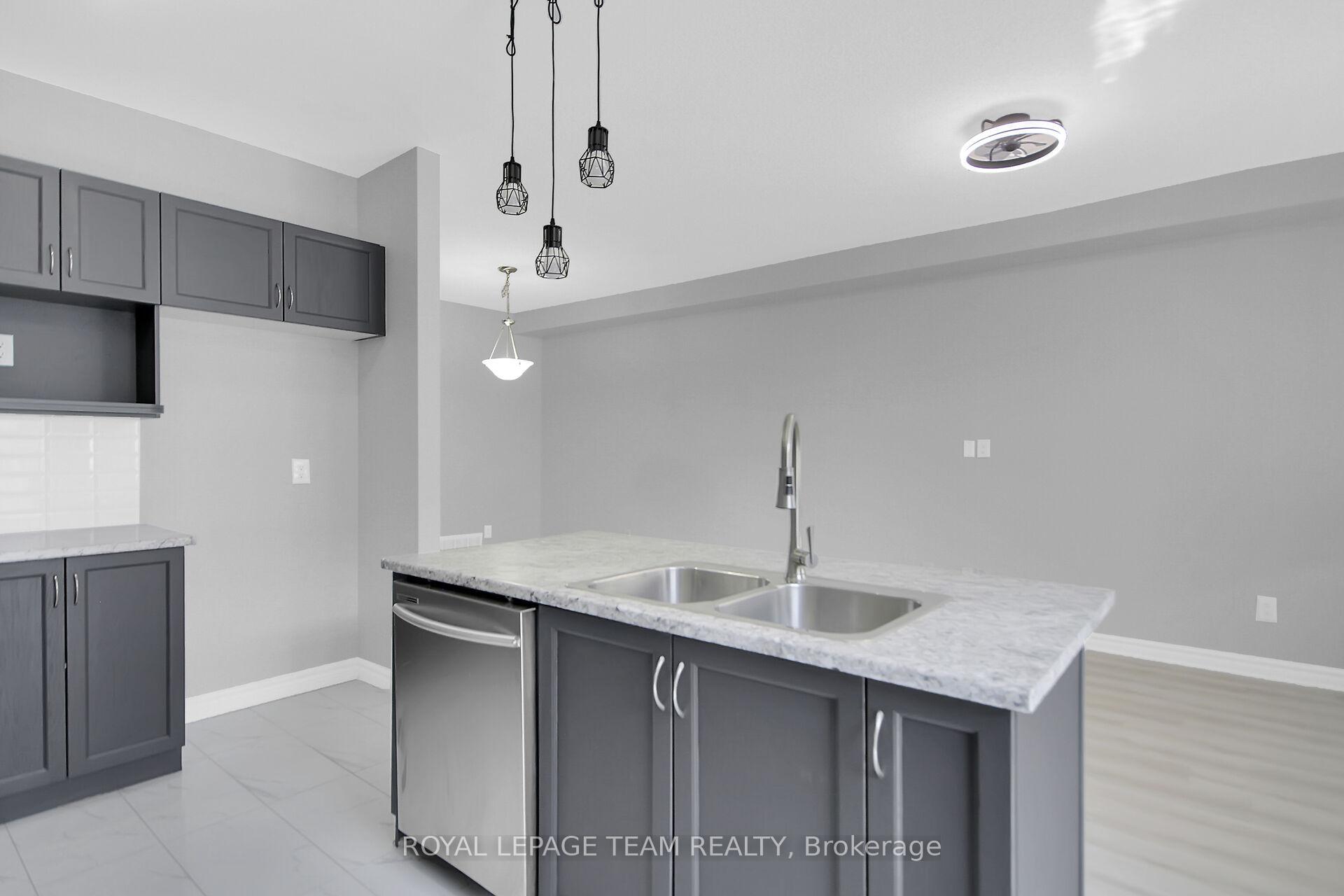 Photo 17 of 605 Lauraleaf Crescent, Ottawa, Barrhaven - Half Moon Bay — HOMEH