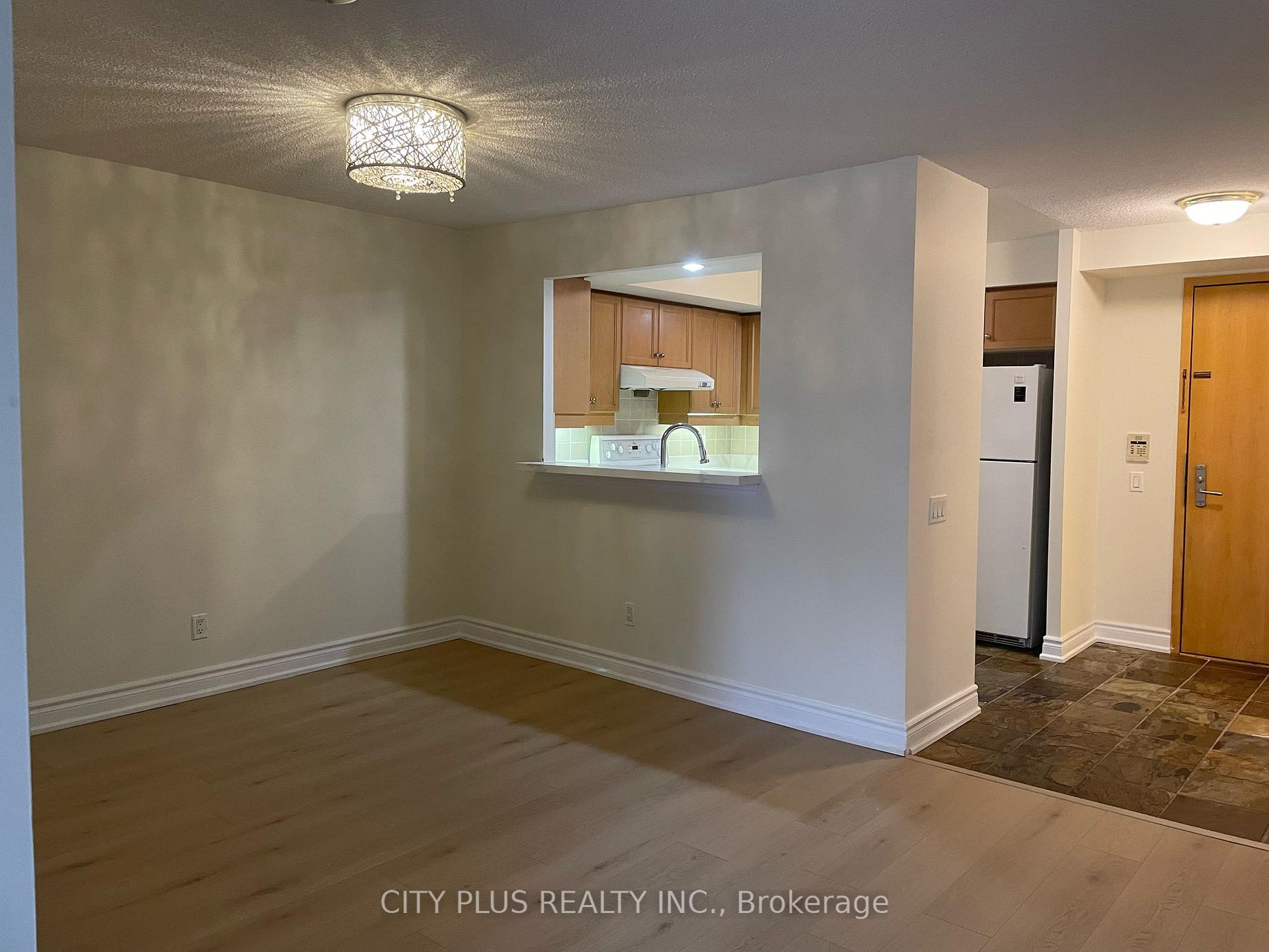 Photo 4 of Unit 1109, 123 Eglinton Avenue E, Toronto, Mount Pleasant West — HOMEH
