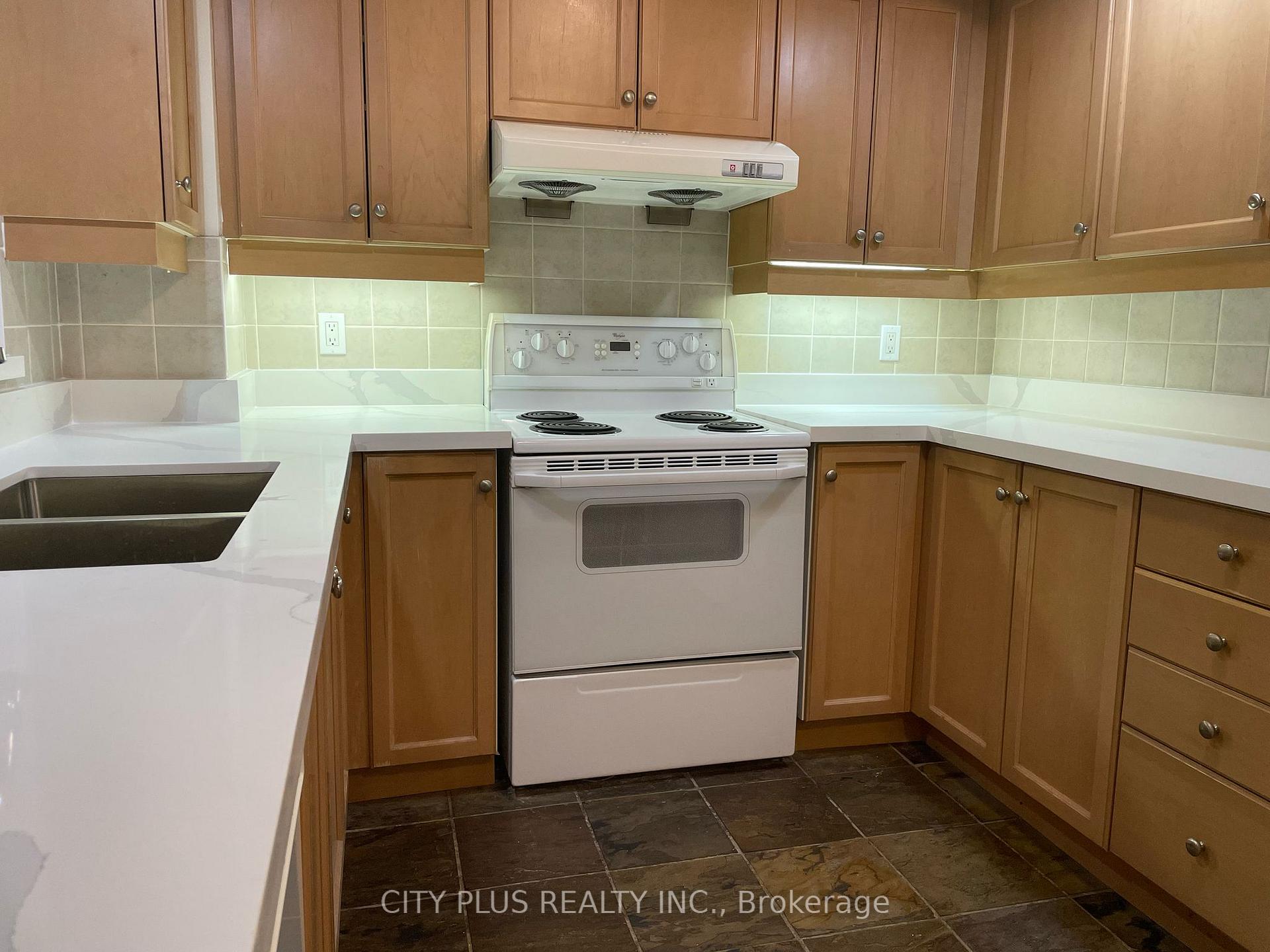 Photo 5 of Unit 1109, 123 Eglinton Avenue E, Toronto, Mount Pleasant West — HOMEH