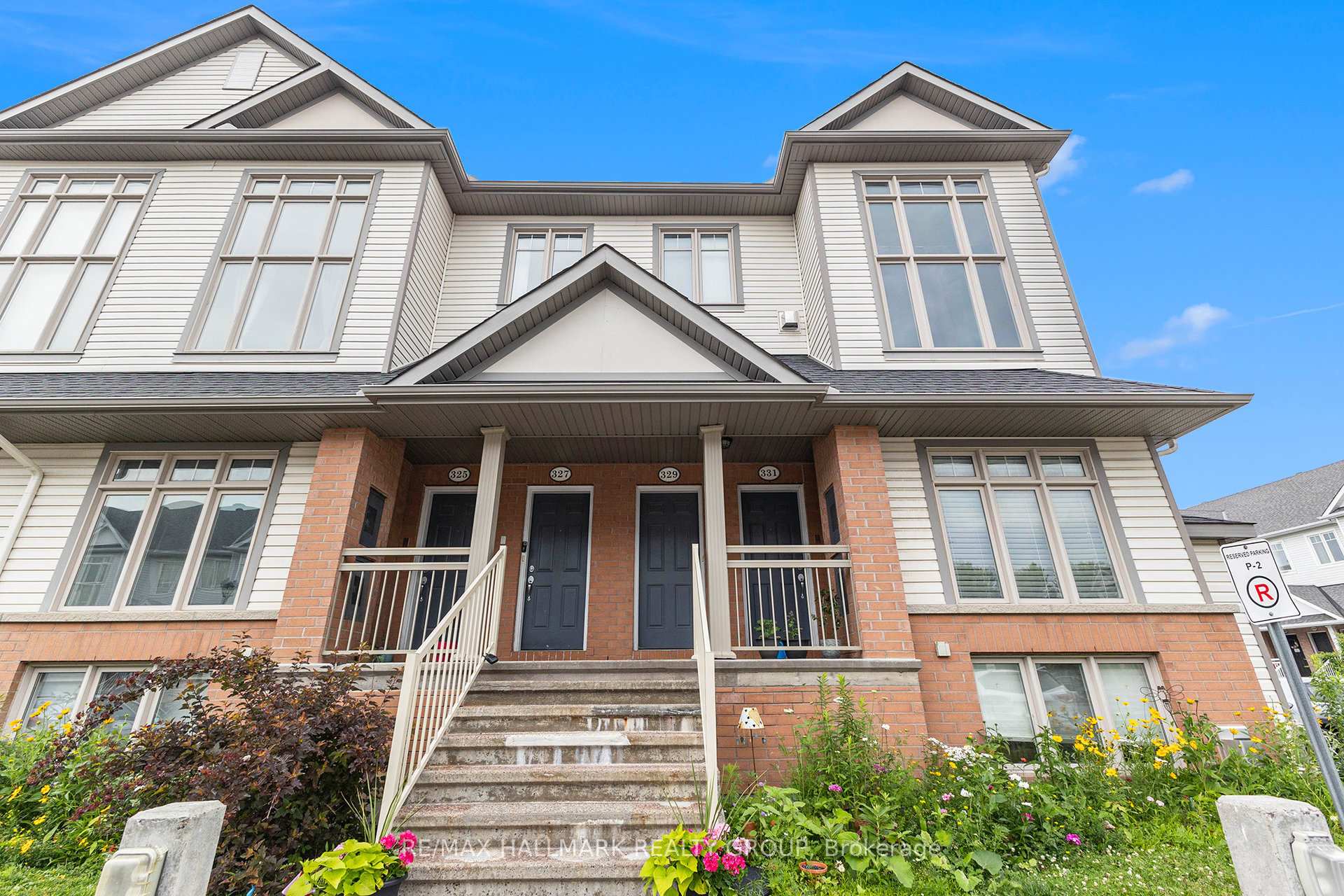 Photo 2 of 327 Galston Private, Ottawa, Mer Bleue/Bradley Estates/Anderson Park — HOMEH
