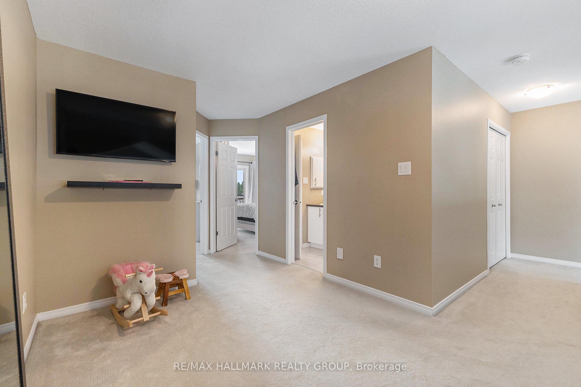 Photo 16 of 327 Galston Private, Ottawa, Mer Bleue/Bradley Estates/Anderson Park — HOMEH