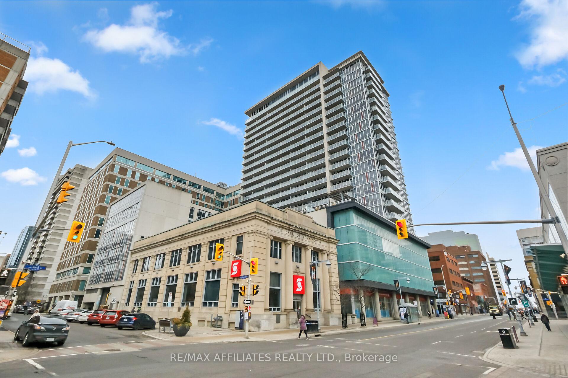 Front of Unit 1201, 324 Laurier Avenue W