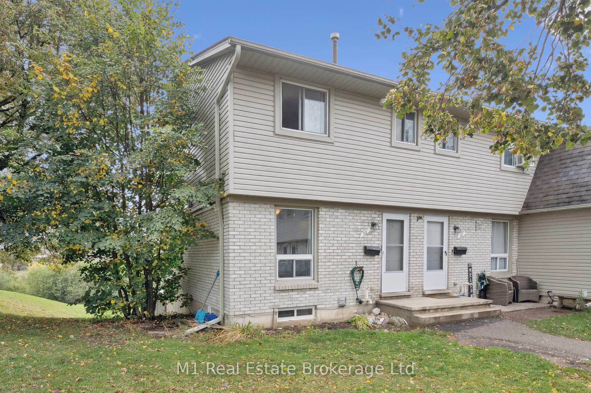 Photo 3 of Unit 13, 700 Paisley Road, Guelph, Willow West/Sugarbush/West Acres — HOMEH