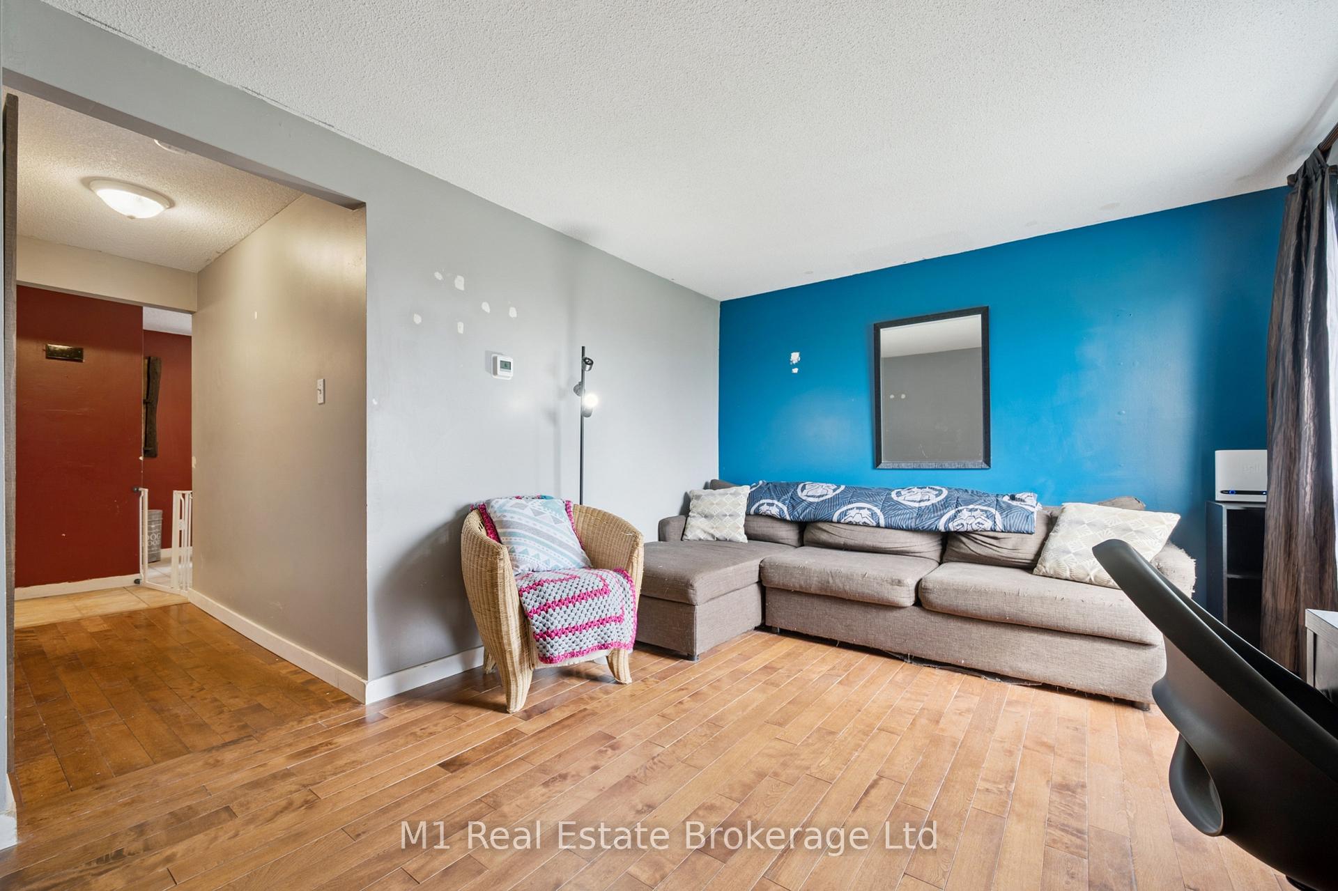 Photo 8 of Unit 13, 700 Paisley Road, Guelph, Willow West/Sugarbush/West Acres — HOMEH