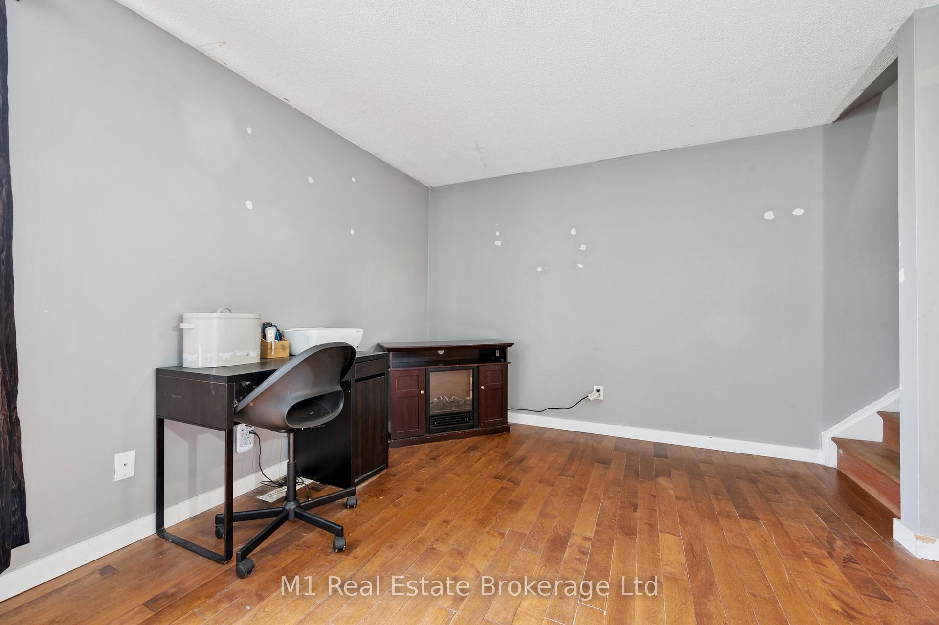 Photo 9 of Unit 13, 700 Paisley Road, Guelph, Willow West/Sugarbush/West Acres — HOMEH