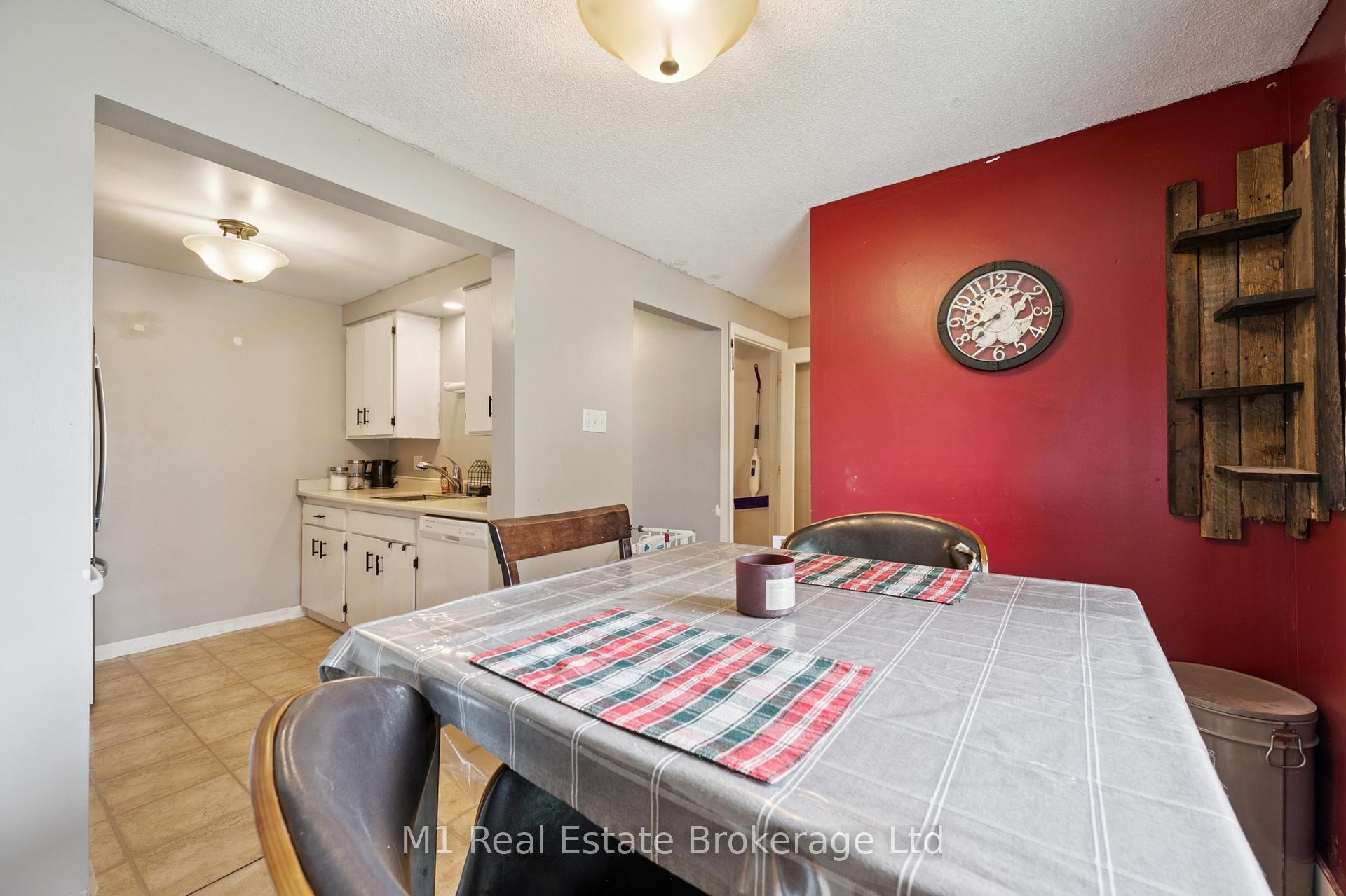 Photo 13 of Unit 13, 700 Paisley Road, Guelph, Willow West/Sugarbush/West Acres — HOMEH