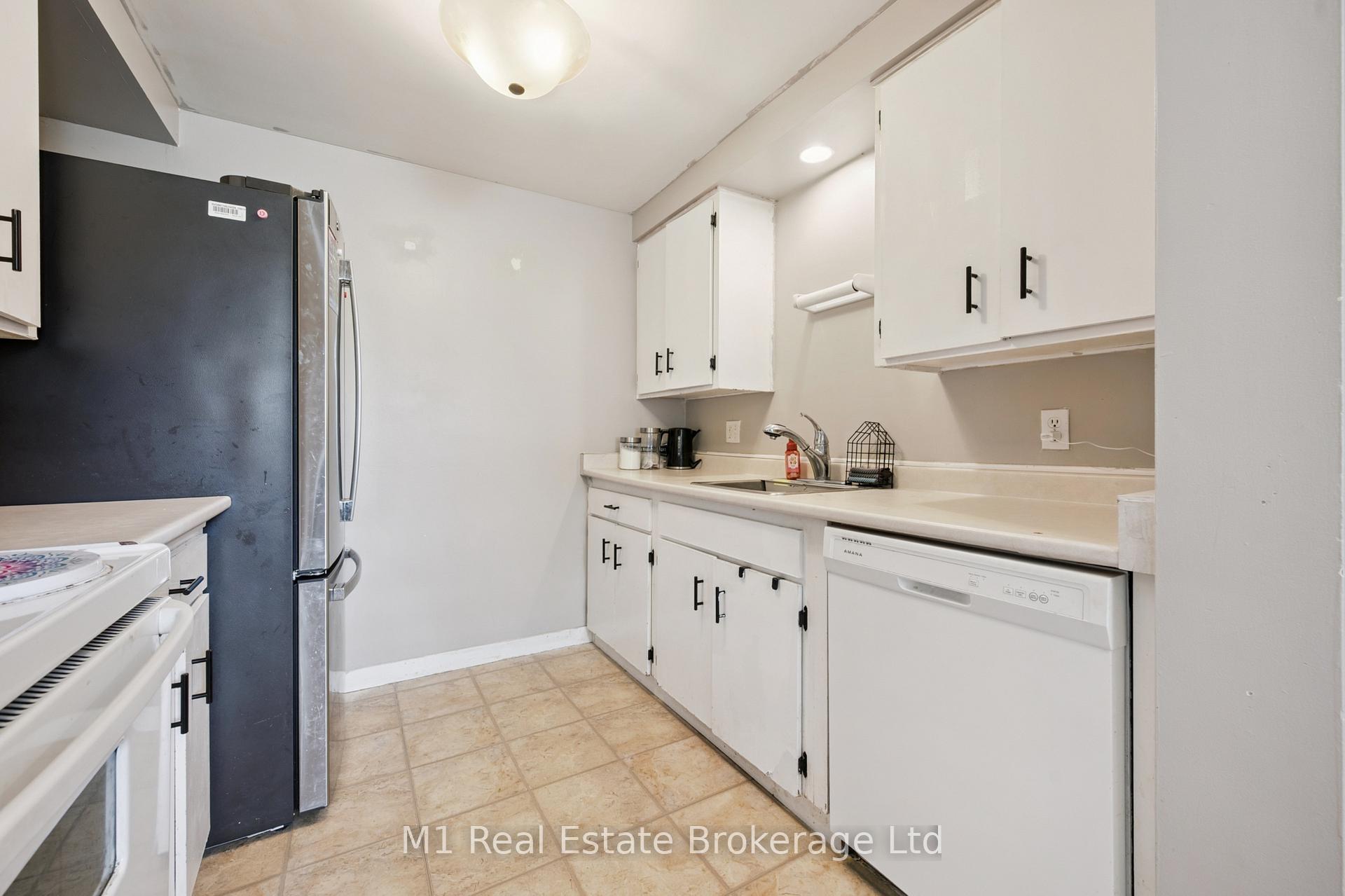 Photo 14 of Unit 13, 700 Paisley Road, Guelph, Willow West/Sugarbush/West Acres — HOMEH