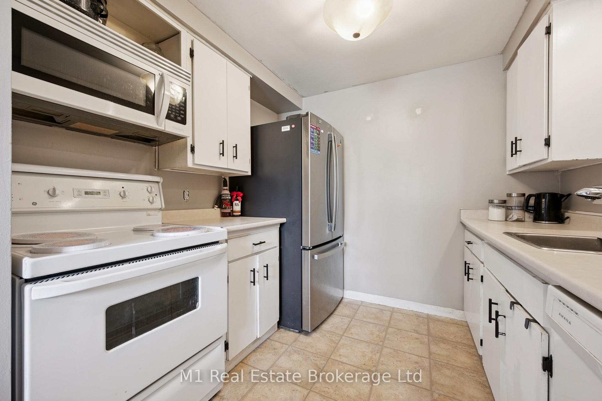 Photo 15 of Unit 13, 700 Paisley Road, Guelph, Willow West/Sugarbush/West Acres — HOMEH