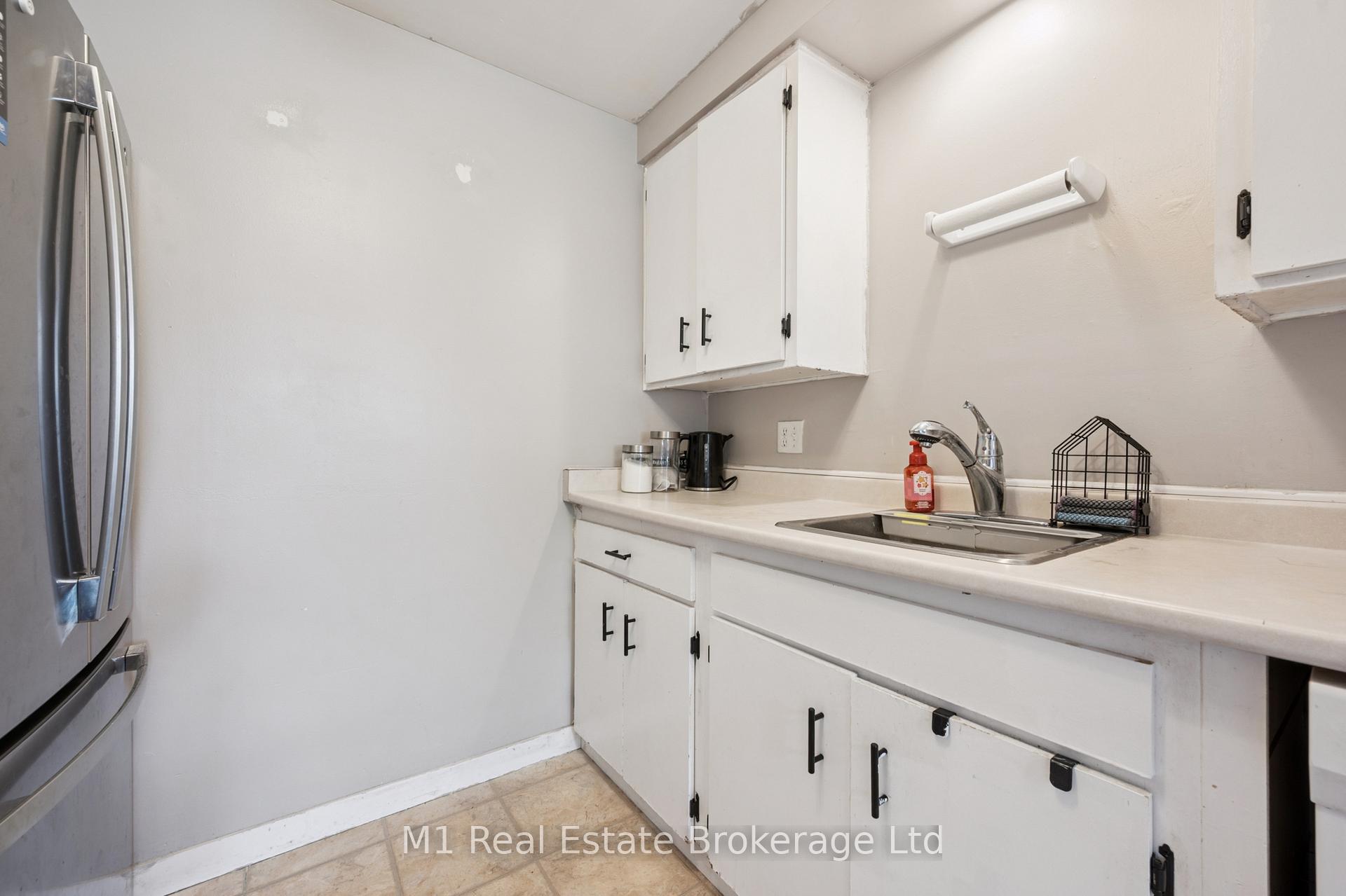 Photo 16 of Unit 13, 700 Paisley Road, Guelph, Willow West/Sugarbush/West Acres — HOMEH