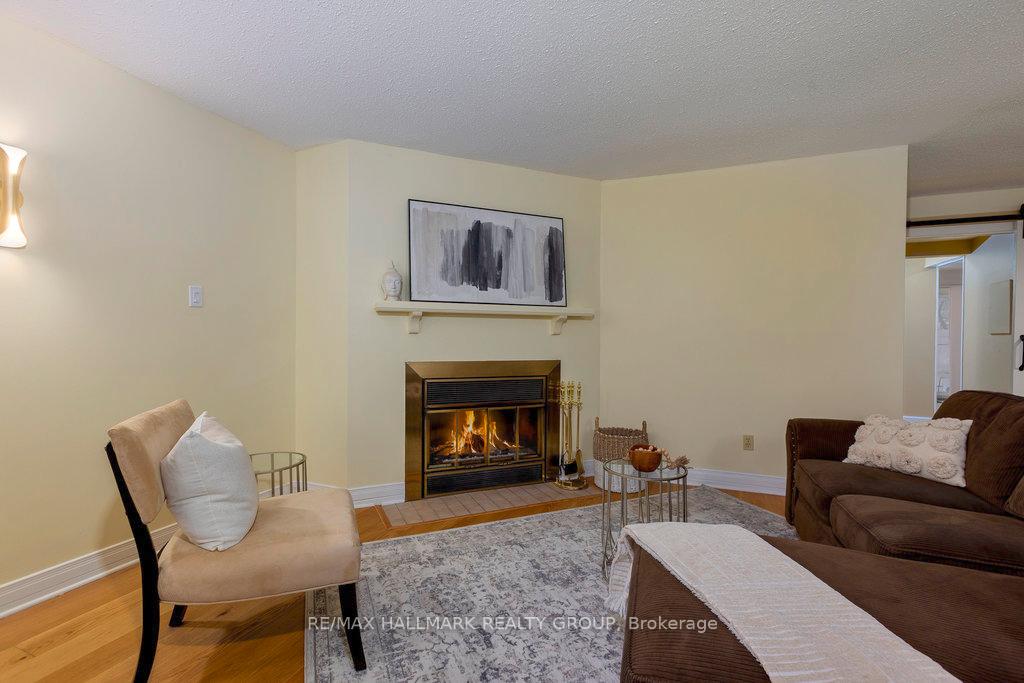 Photo 5 of 35-223 Harriot, Ottawa, Hunt Club Park/Greenboro — HOMEH