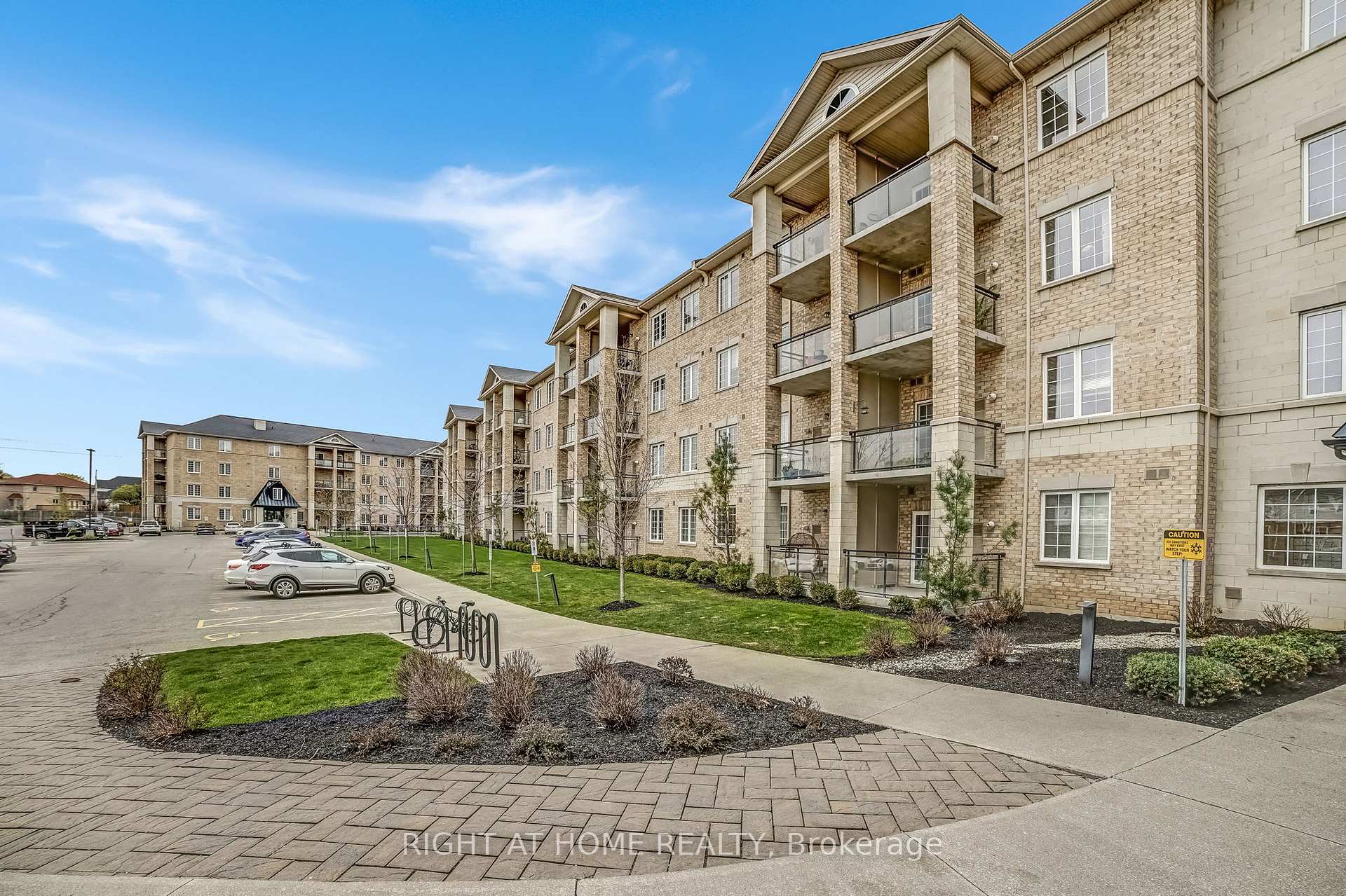 Photo 3 of Unit 218, 1077 Gordon Street, Guelph, Kortright West — HOMEH