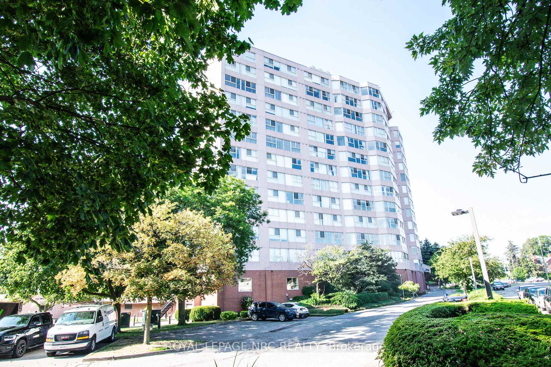 Photo 1 of Unit 904, 7 Gale Crescent, St. Catharines, E. Chester — HOMEH