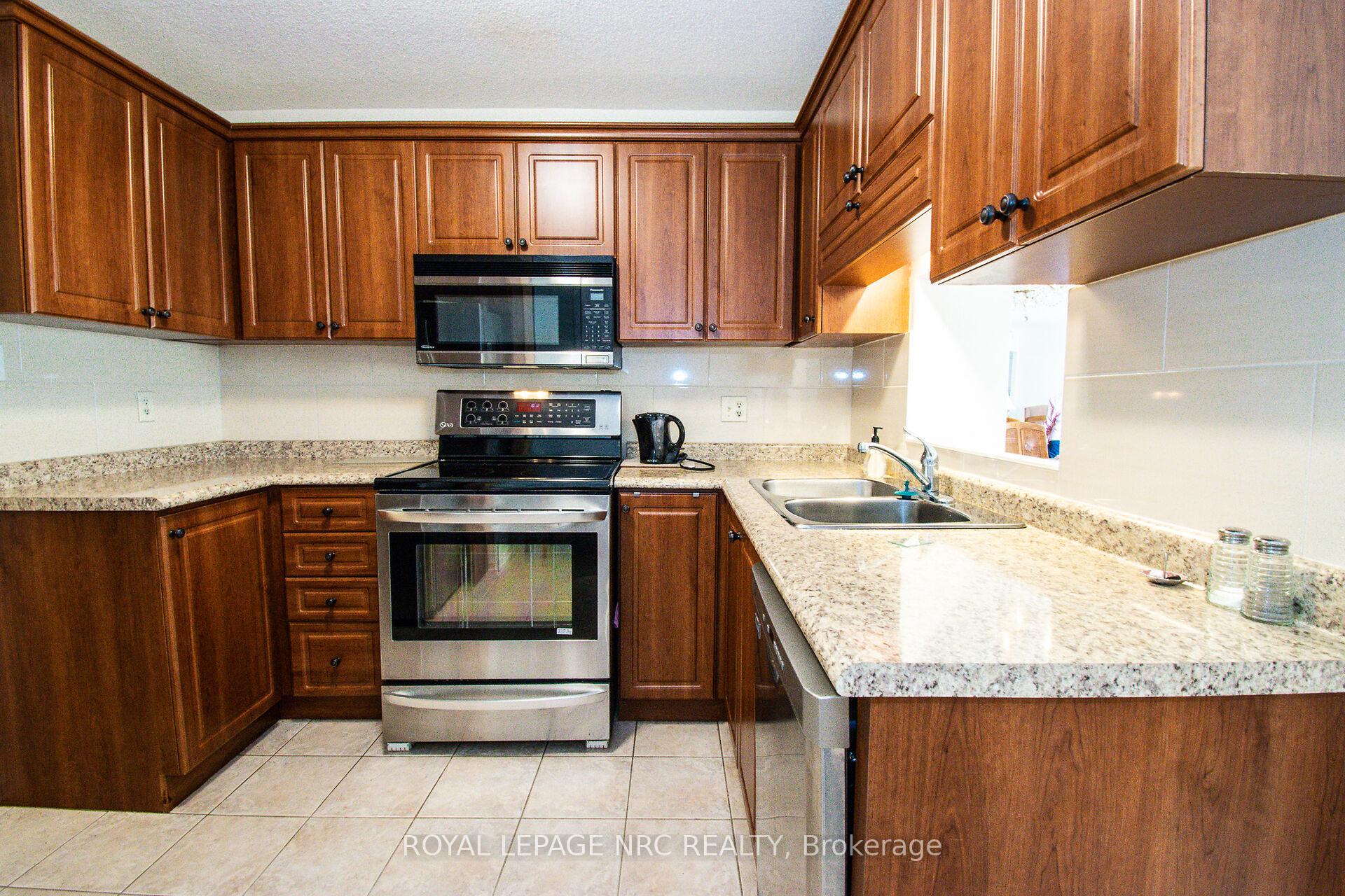 Photo 14 of Unit 904, 7 Gale Crescent, St. Catharines, E. Chester — HOMEH