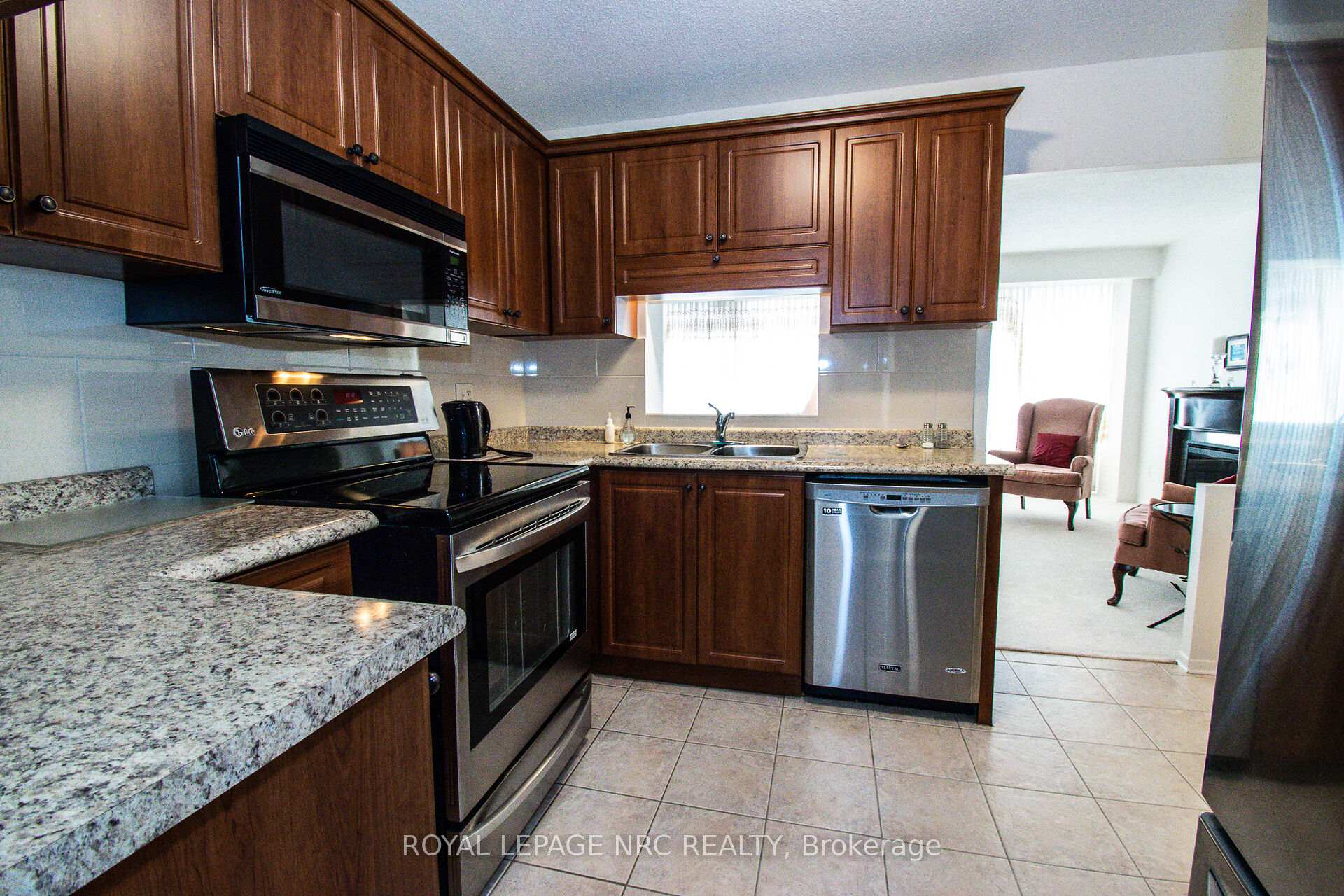 Photo 16 of Unit 904, 7 Gale Crescent, St. Catharines, E. Chester — HOMEH