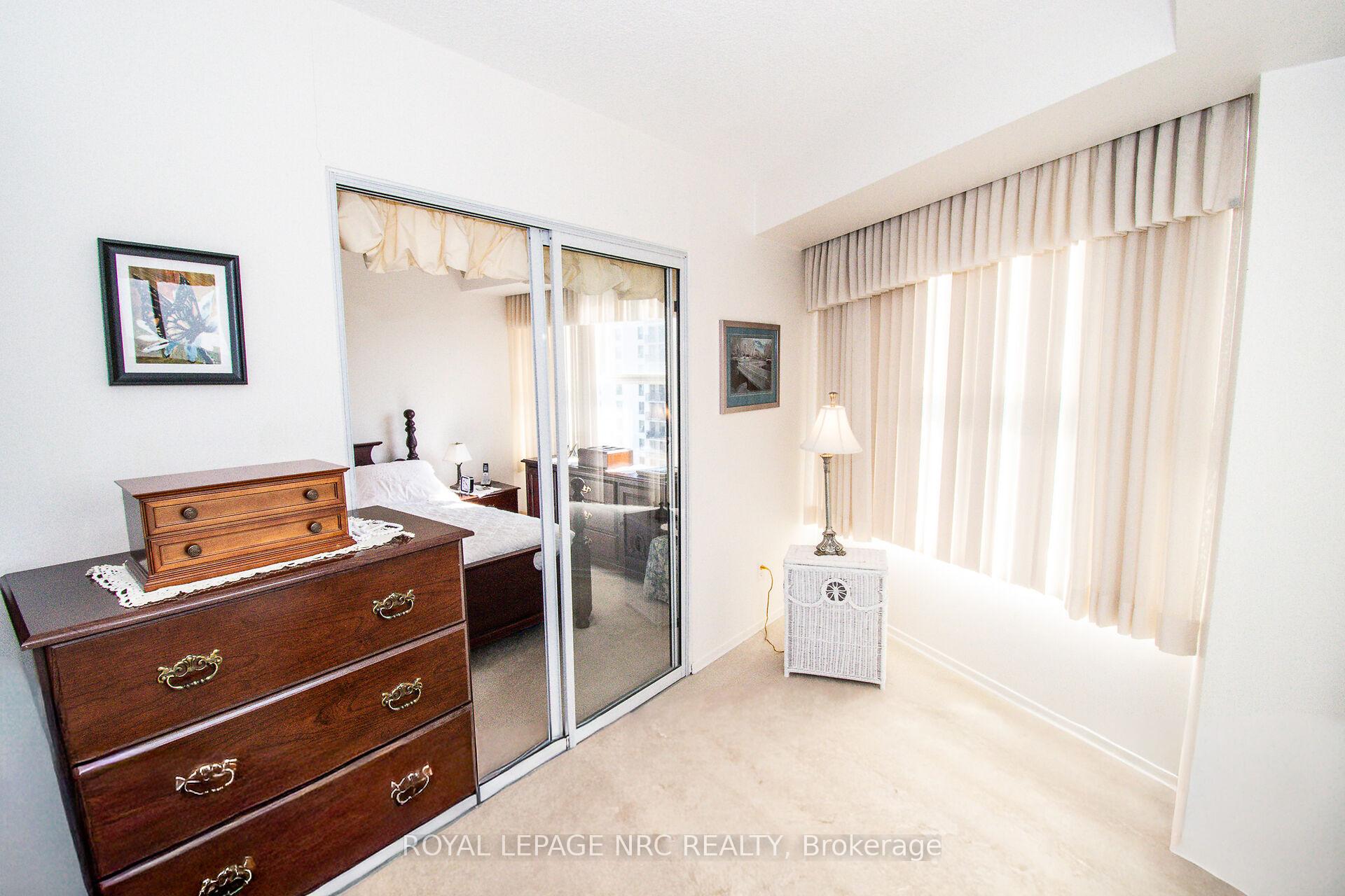 Photo 21 of Unit 904, 7 Gale Crescent, St. Catharines, E. Chester — HOMEH