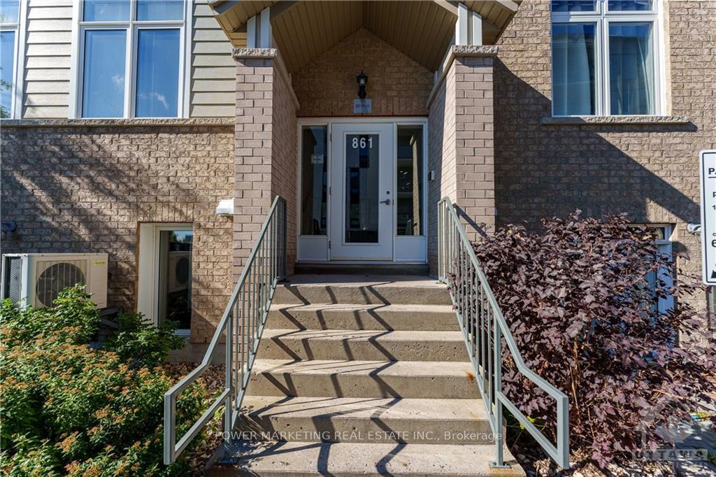 Photo 3 of 861D Blackcomb, Ottawa, Elmvale Acres — HOMEH