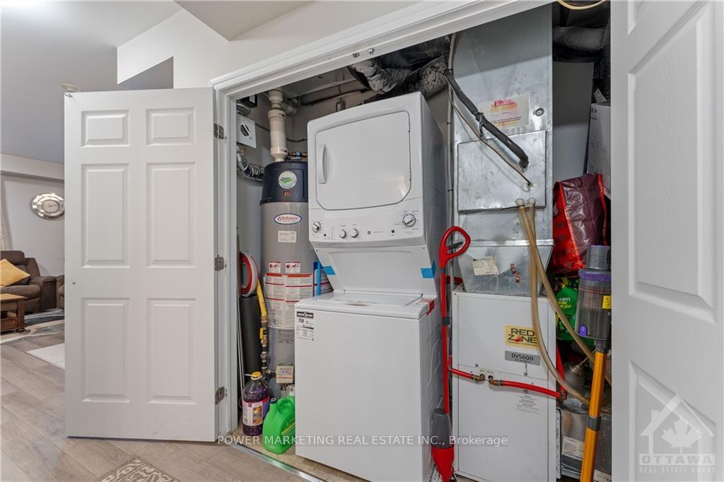 Photo 6 of 861D Blackcomb, Ottawa, Elmvale Acres — HOMEH