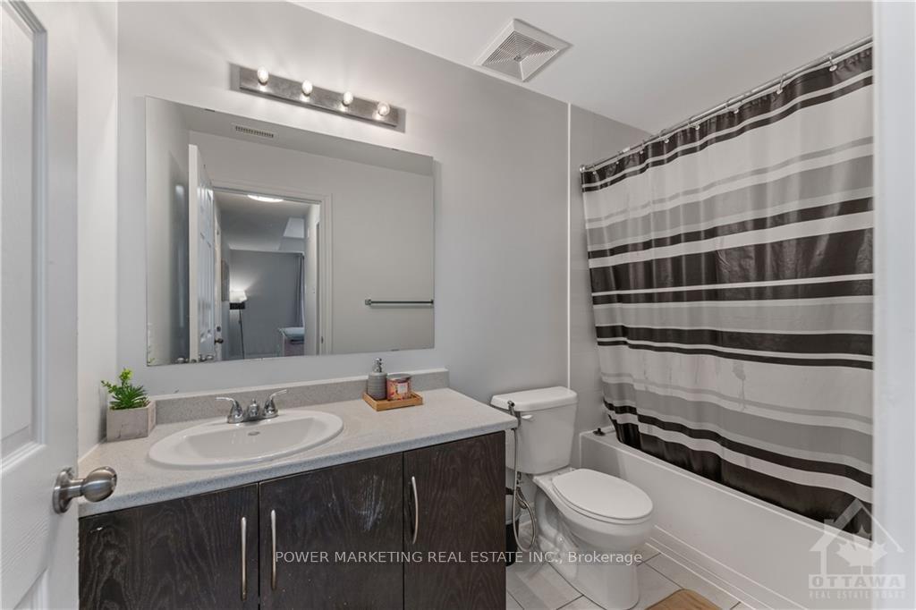 Photo 9 of 861D Blackcomb, Ottawa, Elmvale Acres — HOMEH