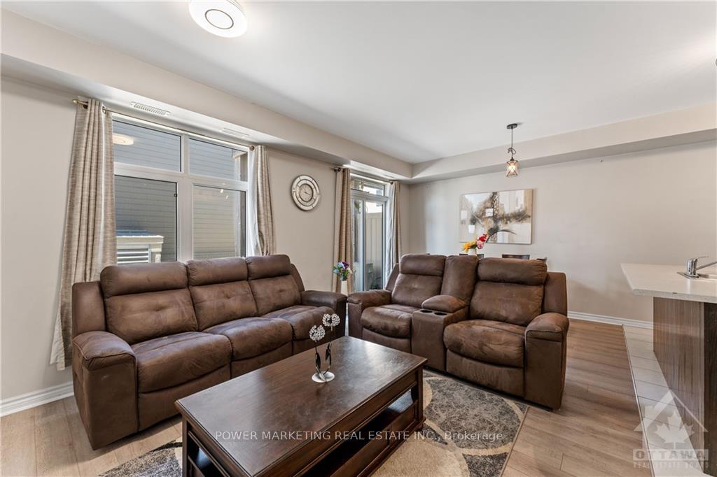 Photo 13 of 861D Blackcomb, Ottawa, Elmvale Acres — HOMEH