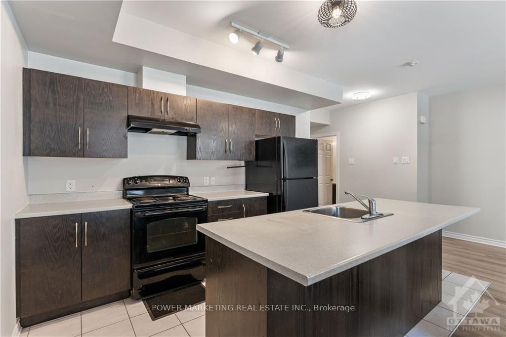 Photo 15 of 861D Blackcomb, Ottawa, Elmvale Acres — HOMEH