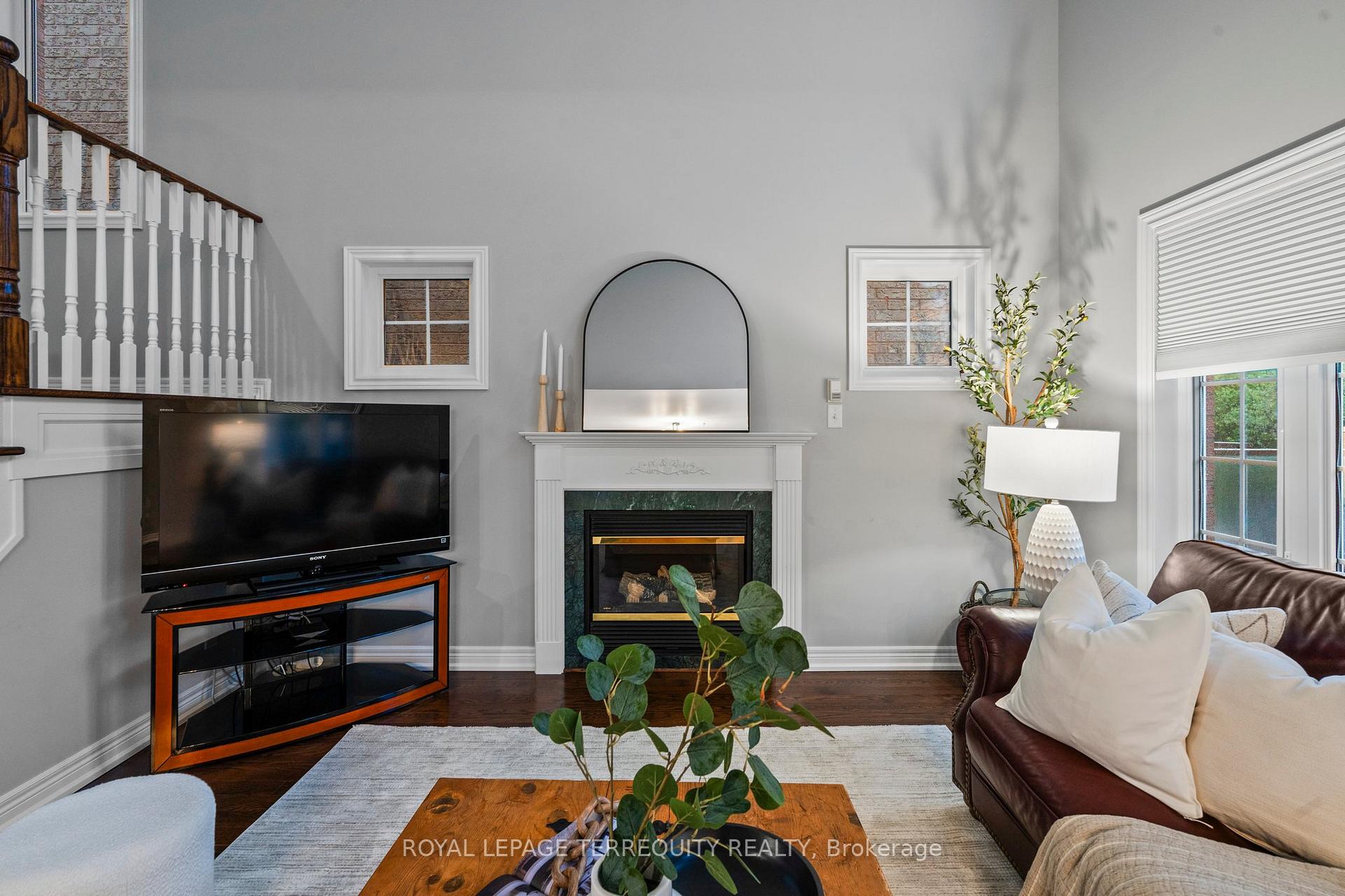 Photo 15 of 26 Goodhart Crescent, Ajax, Northwest Ajax — HOMEH