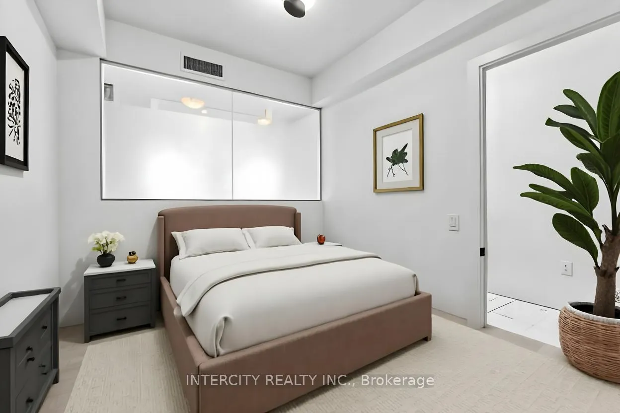 Photo 1 of Unit 424, 2075 King Road, King, King City — HOMEH